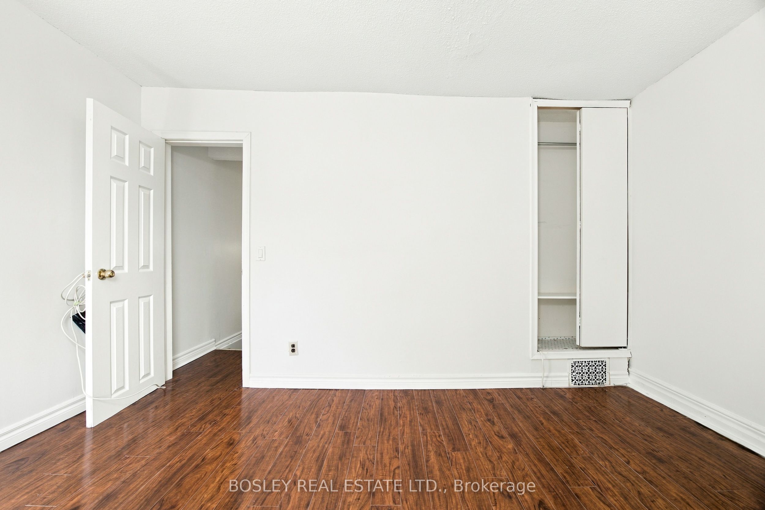 114 Rhodes Avenue Property Photo 26