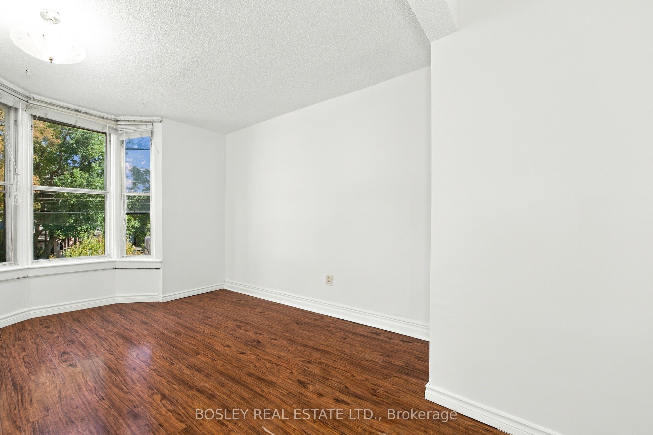 114 Rhodes Avenue Property Photo 29