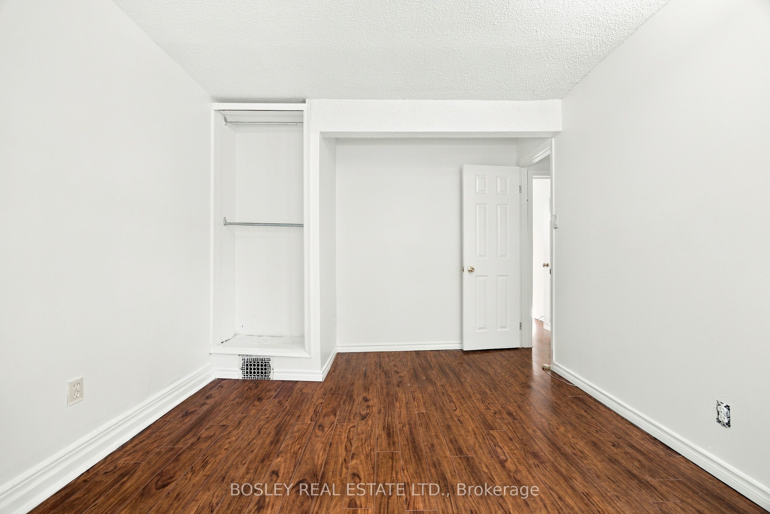 114 Rhodes Avenue Property Photo 31