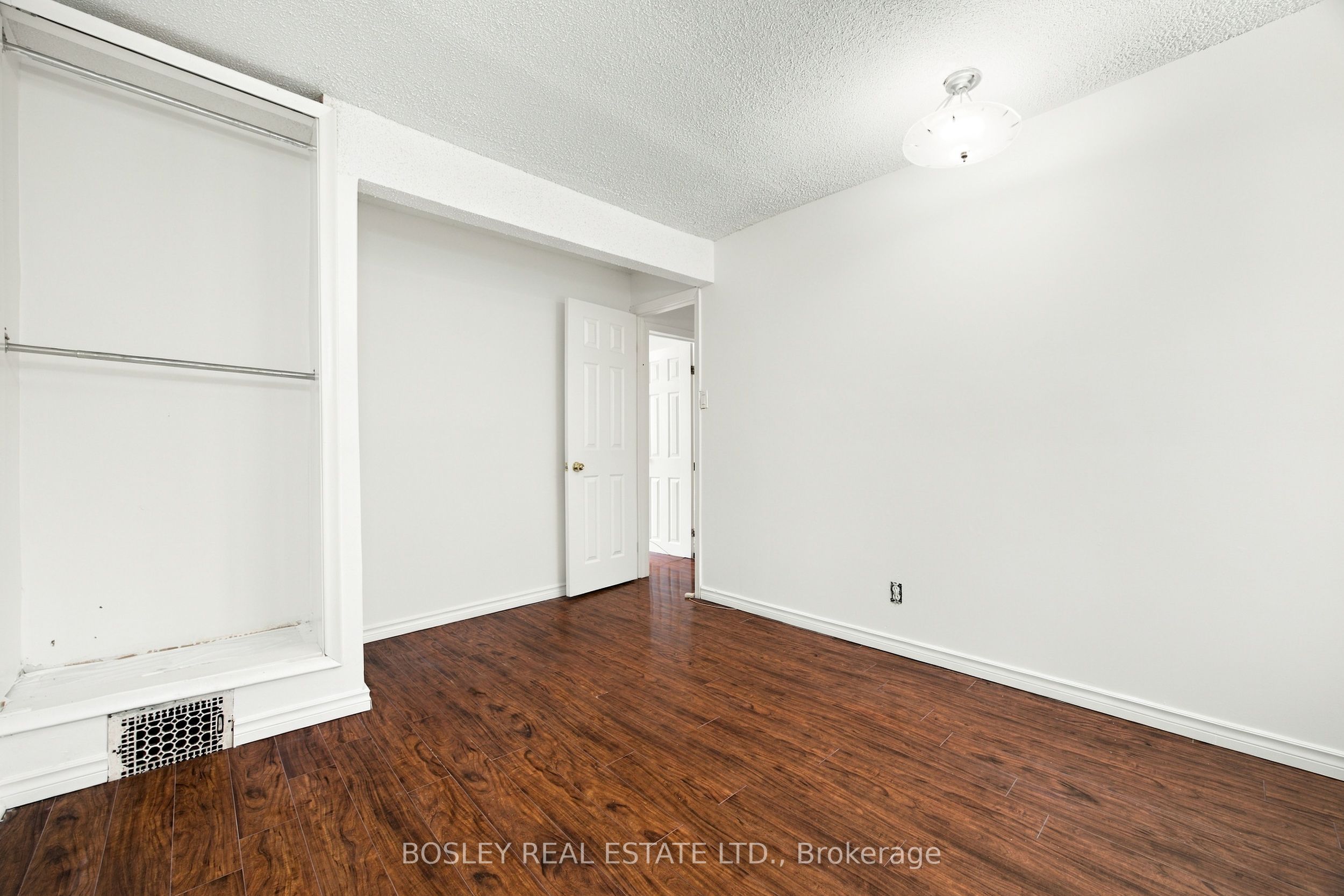 114 Rhodes Avenue Property Photo 32