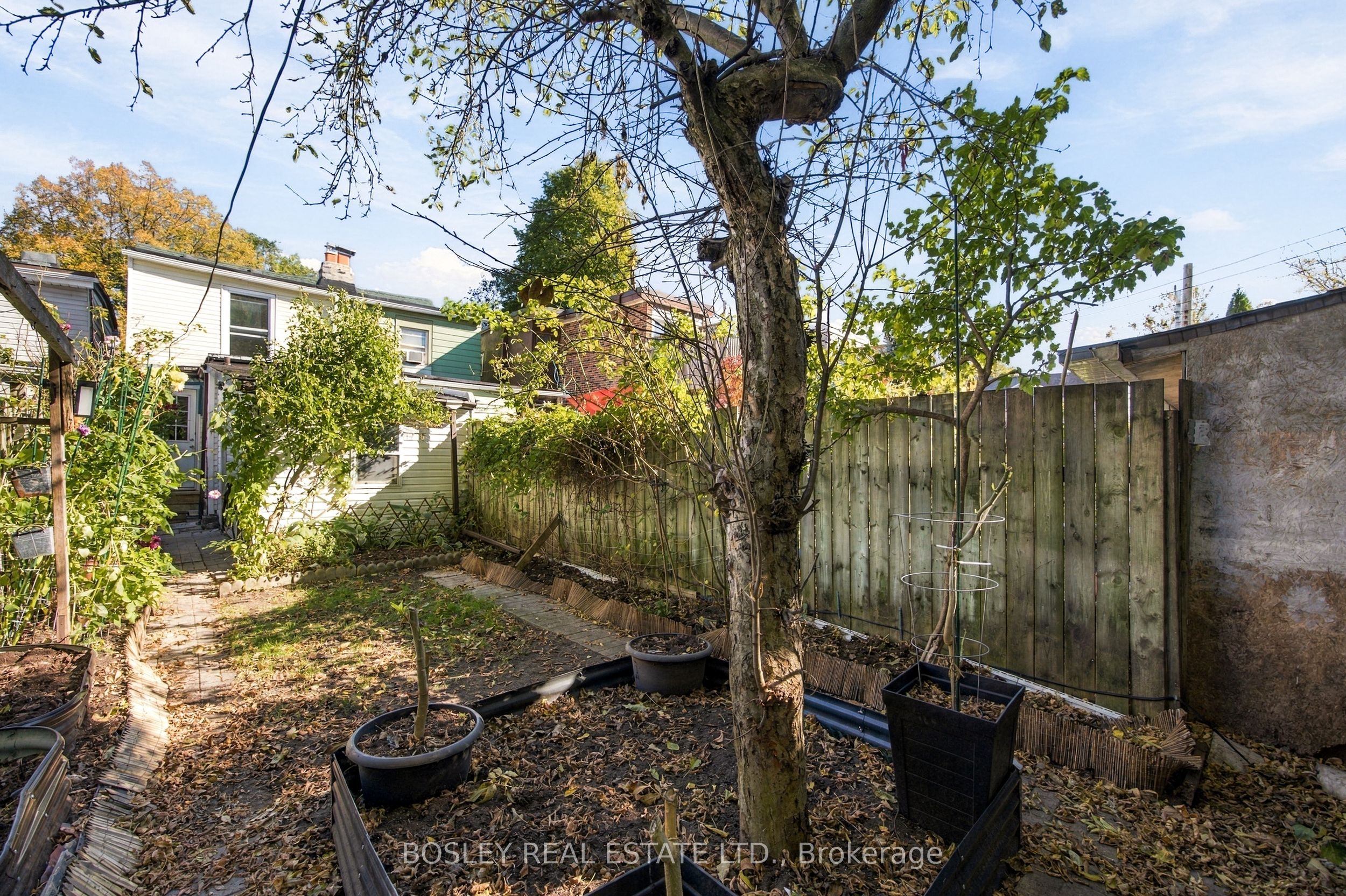 114 Rhodes Avenue Property Photo 39