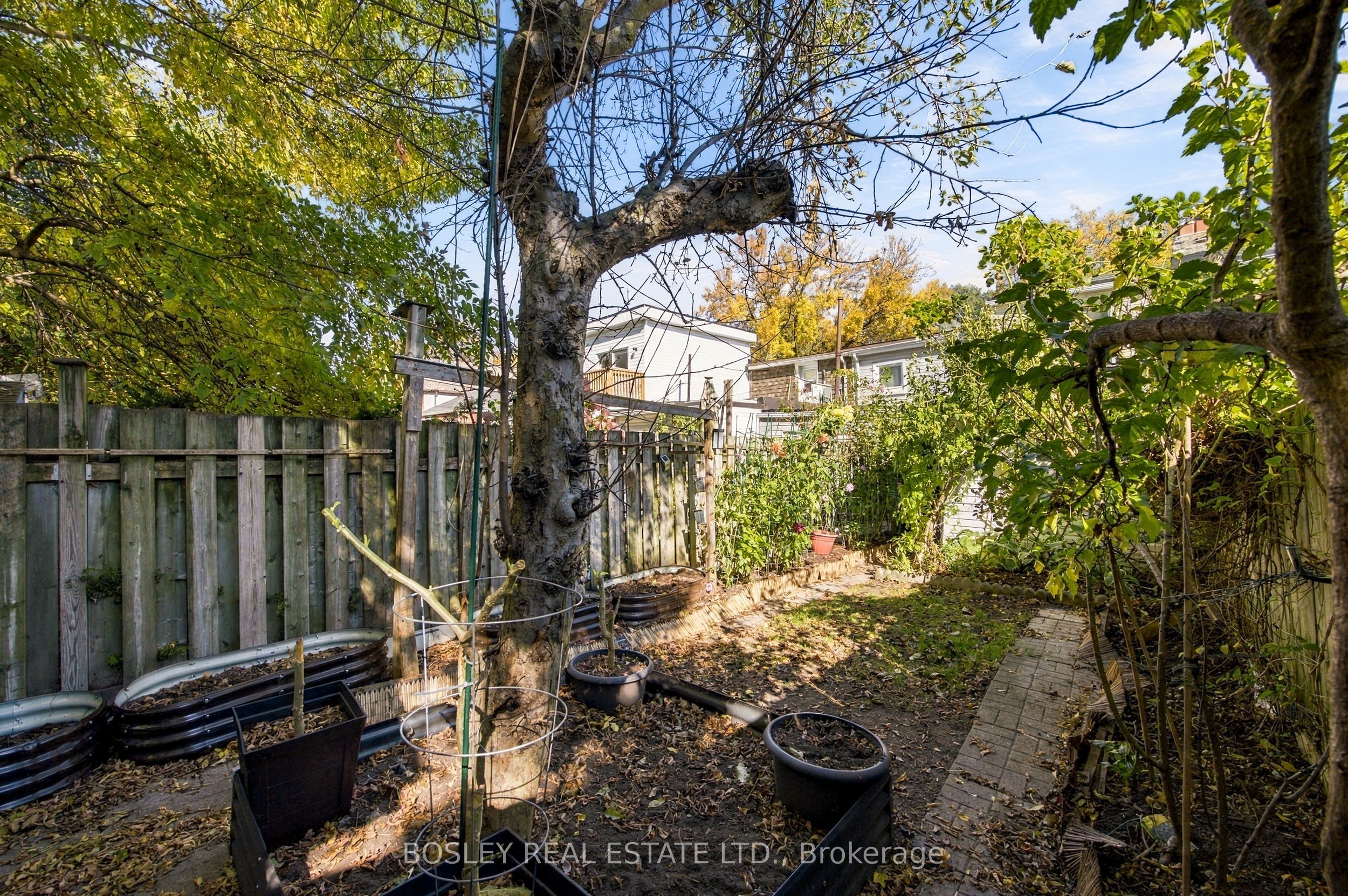 114 Rhodes Avenue Property Photo 40