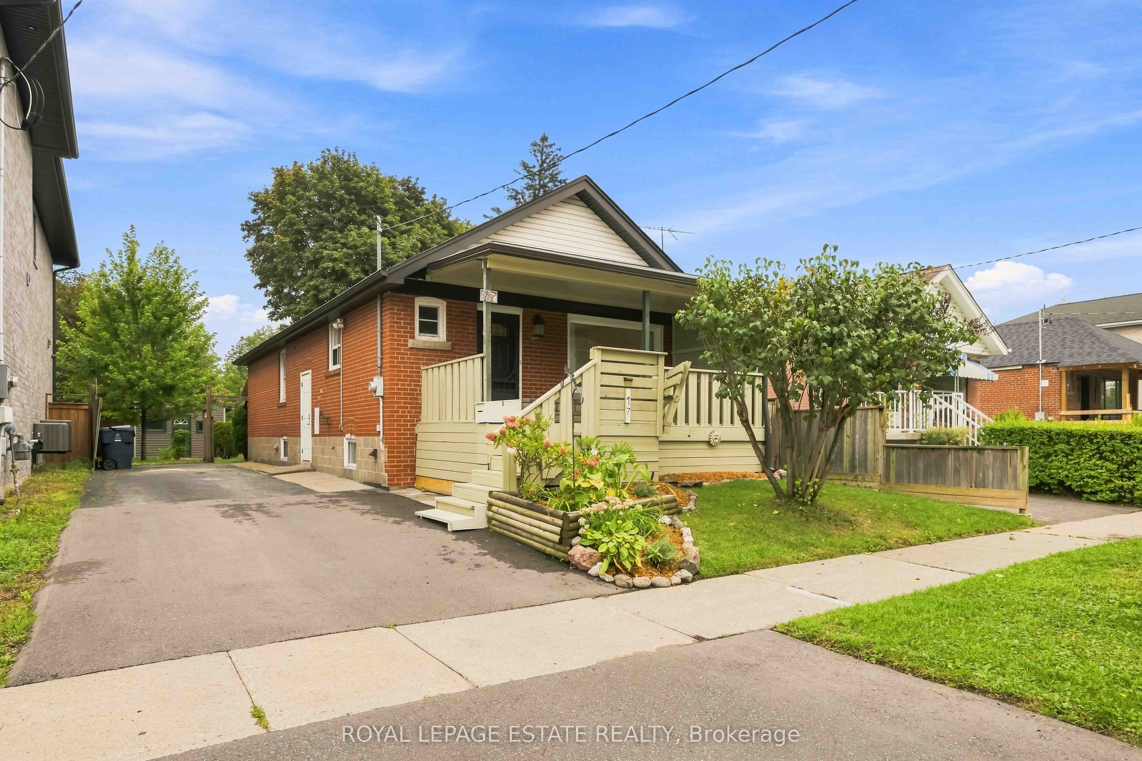 17 Arden Crescent Upper Property Photo 6