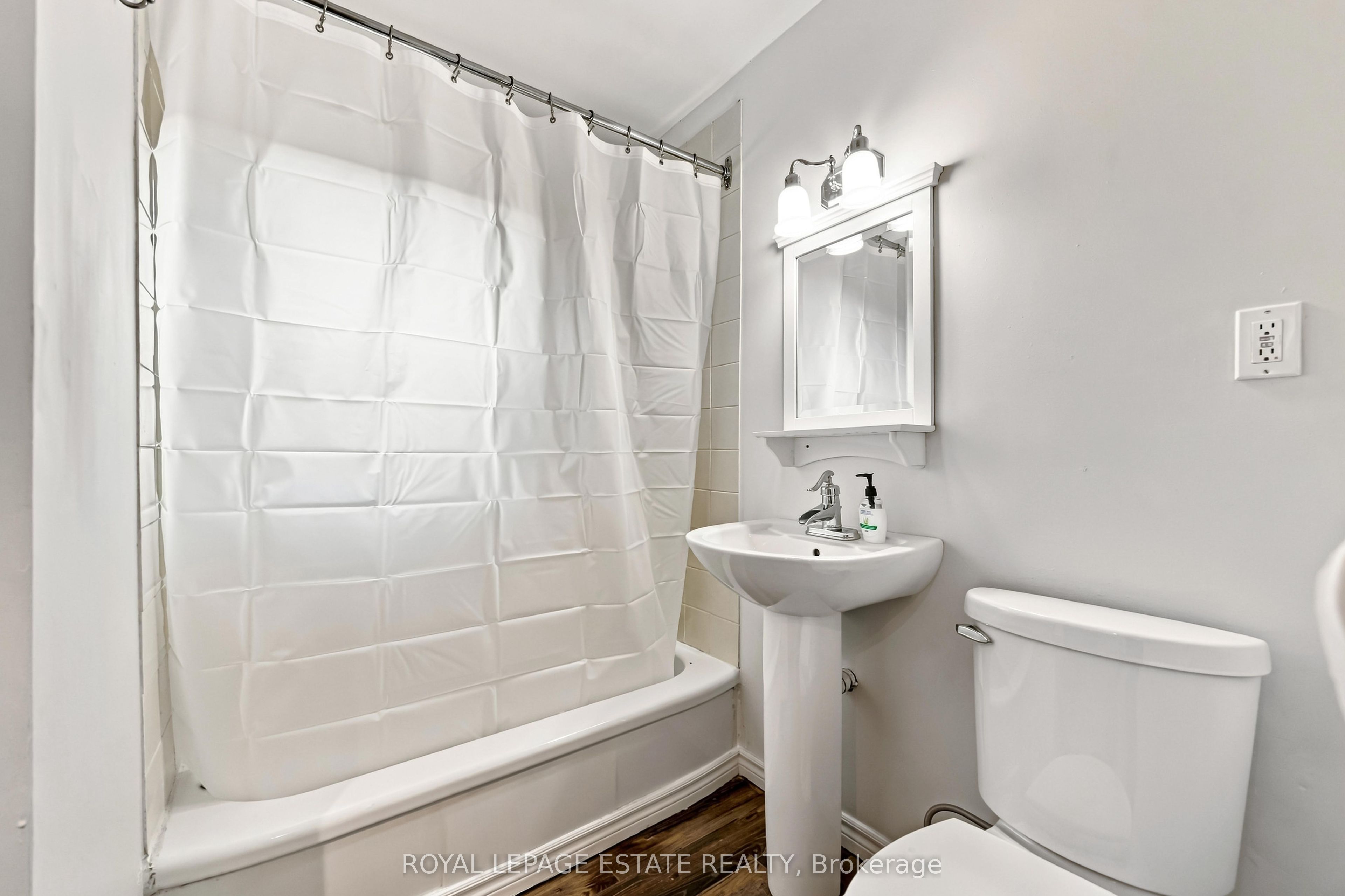 17 Arden Crescent Upper Property Photo 17