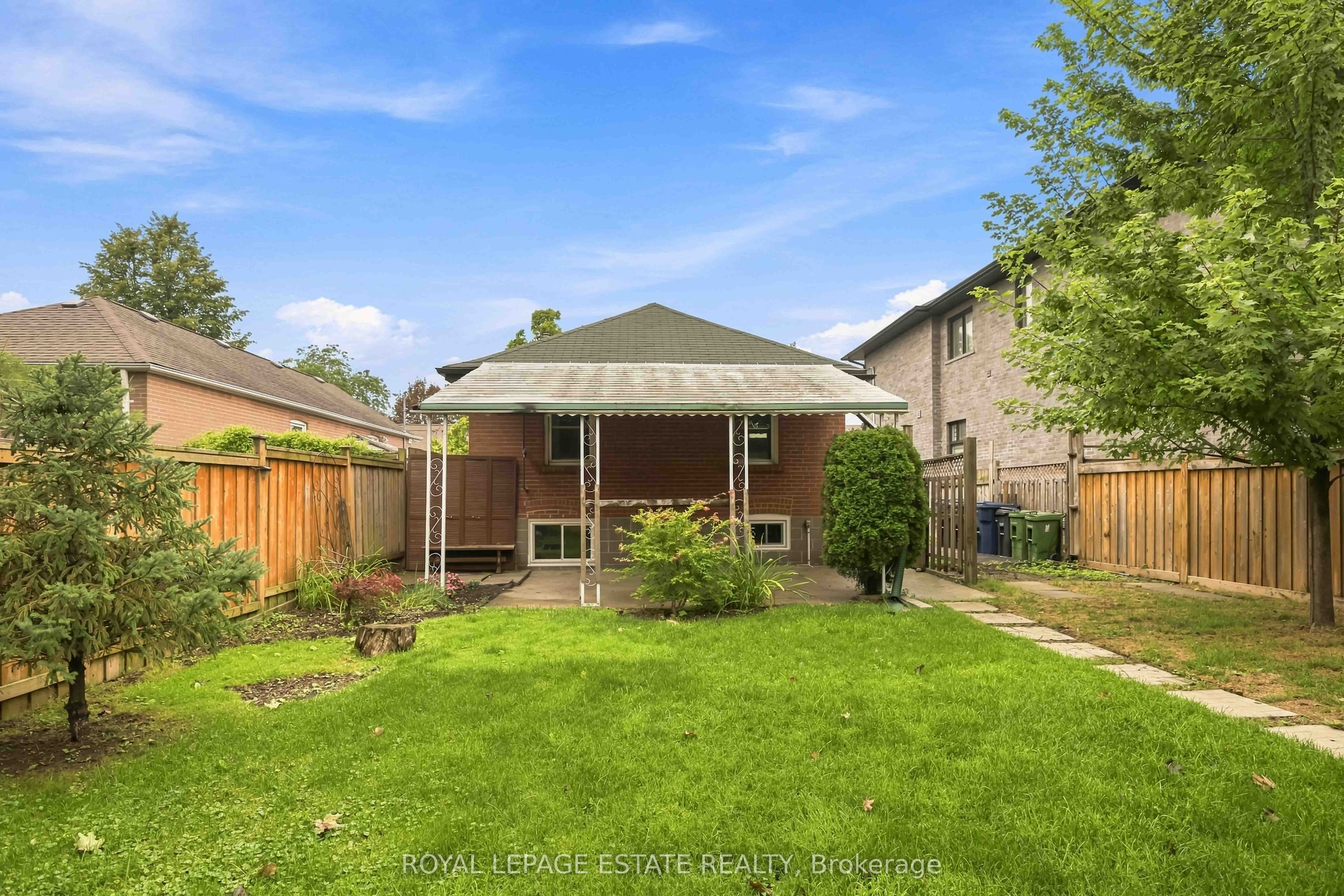 17 Arden Crescent Upper Property Photo 18