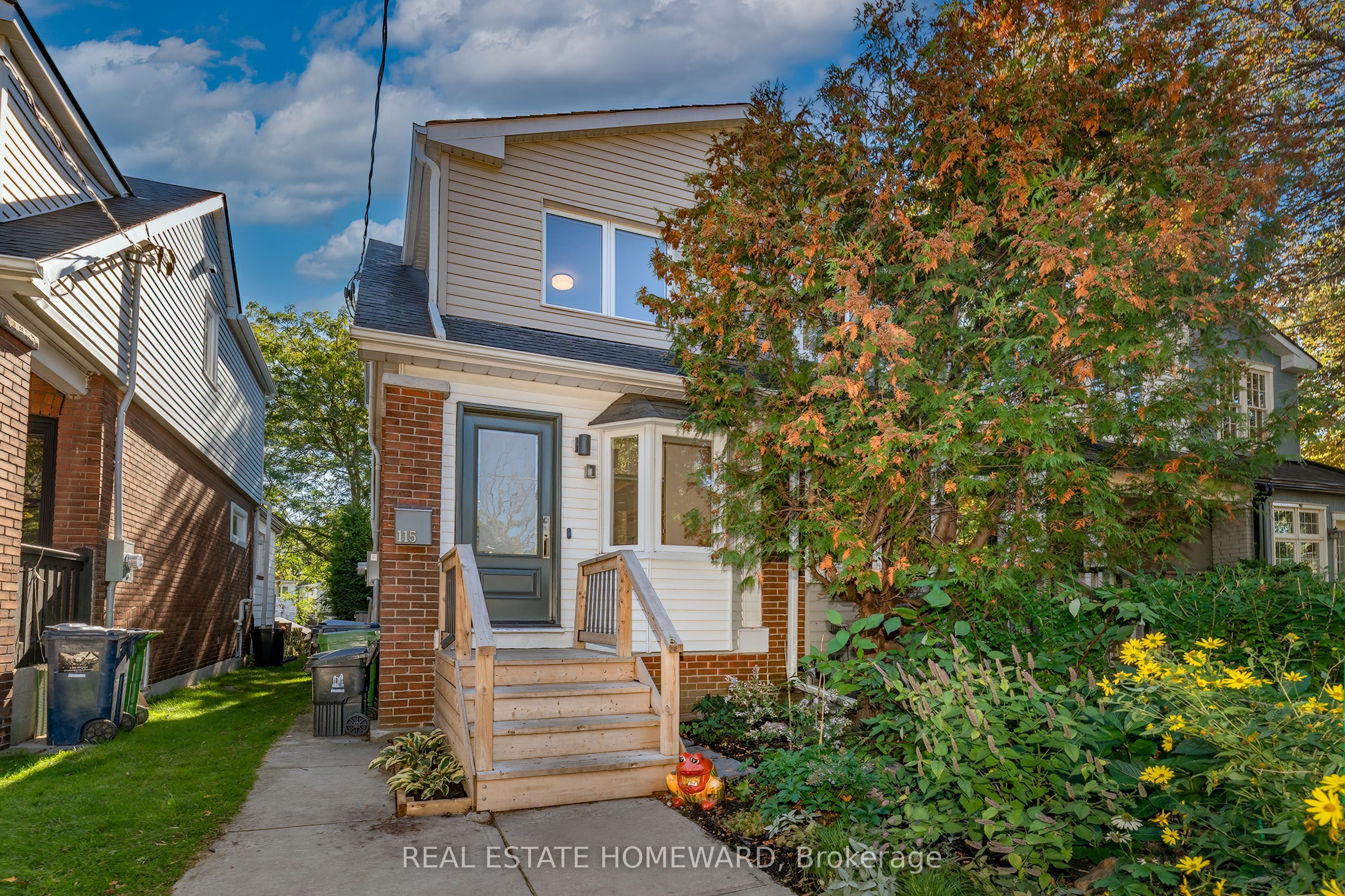 115 Wildwood Crescent Property Photo 1
