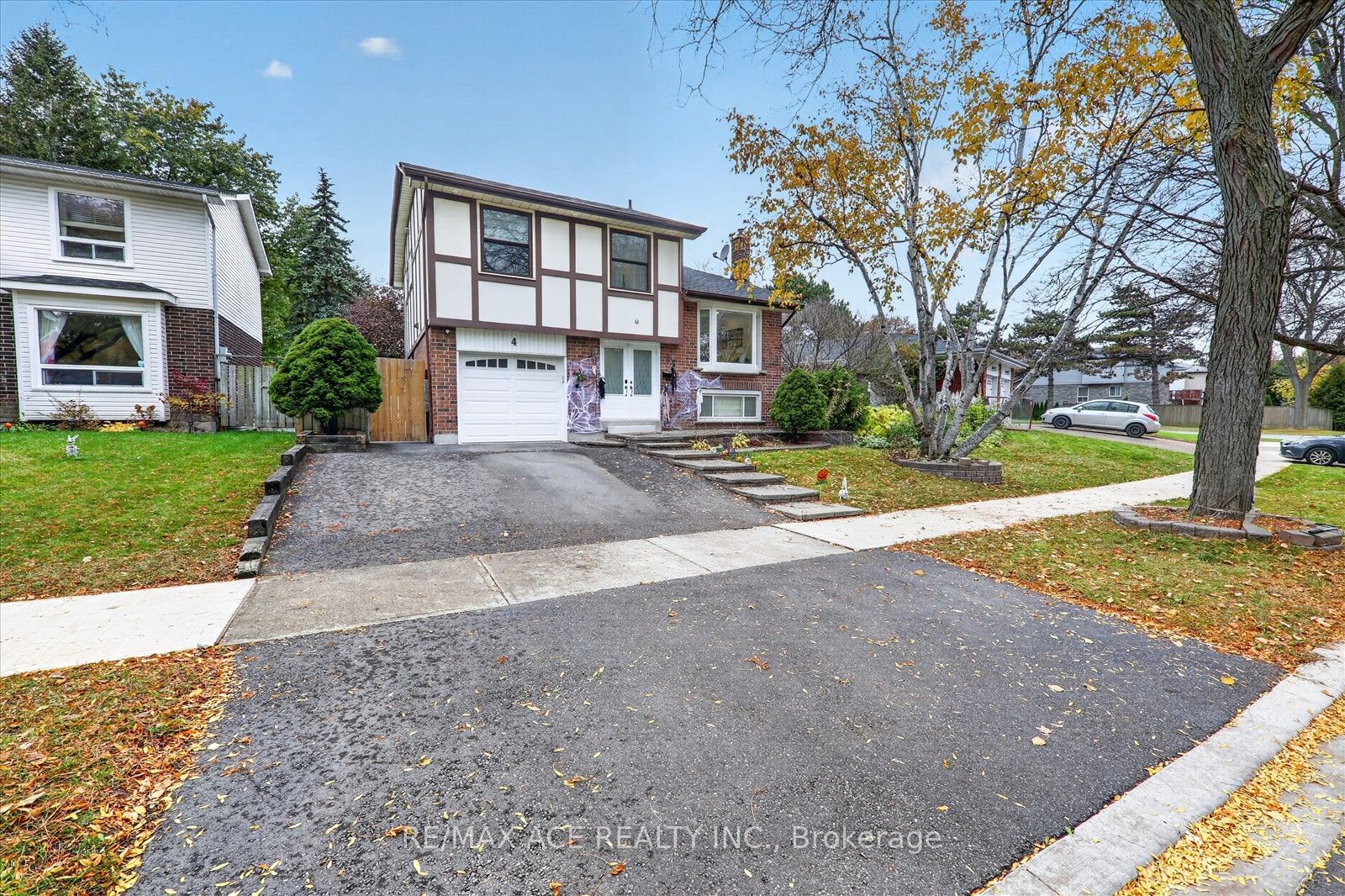 4 Renfield Crescent Property Photo 2