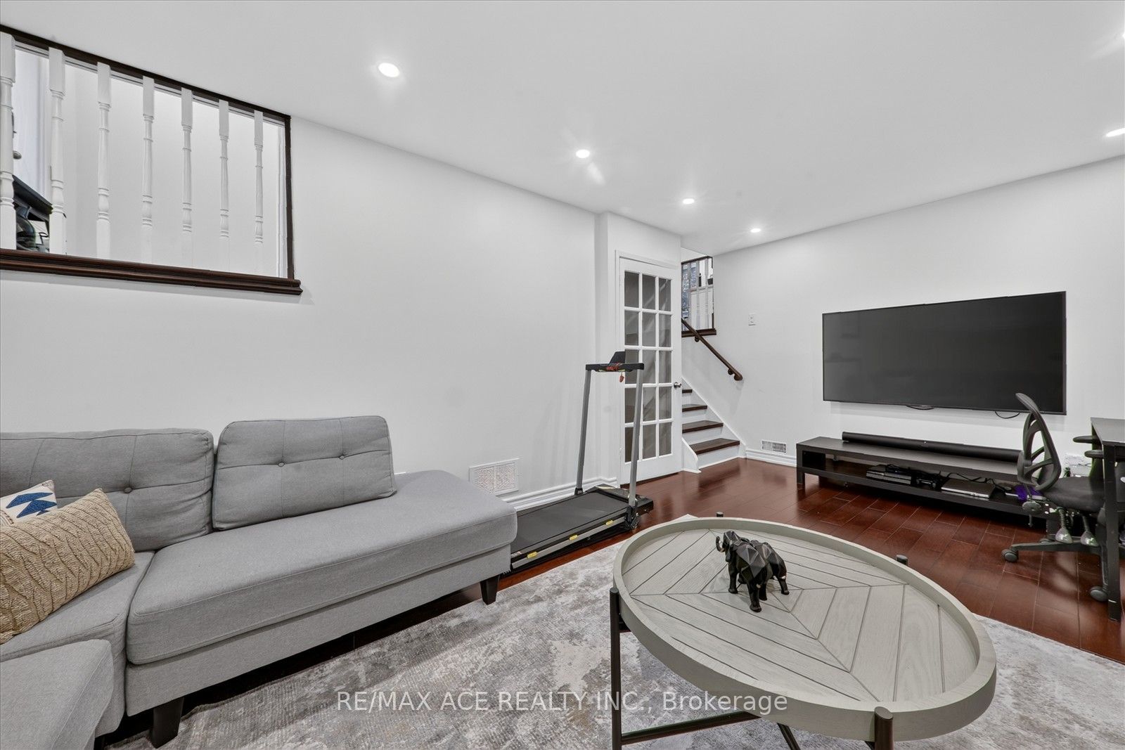 4 Renfield Crescent Property Photo 30