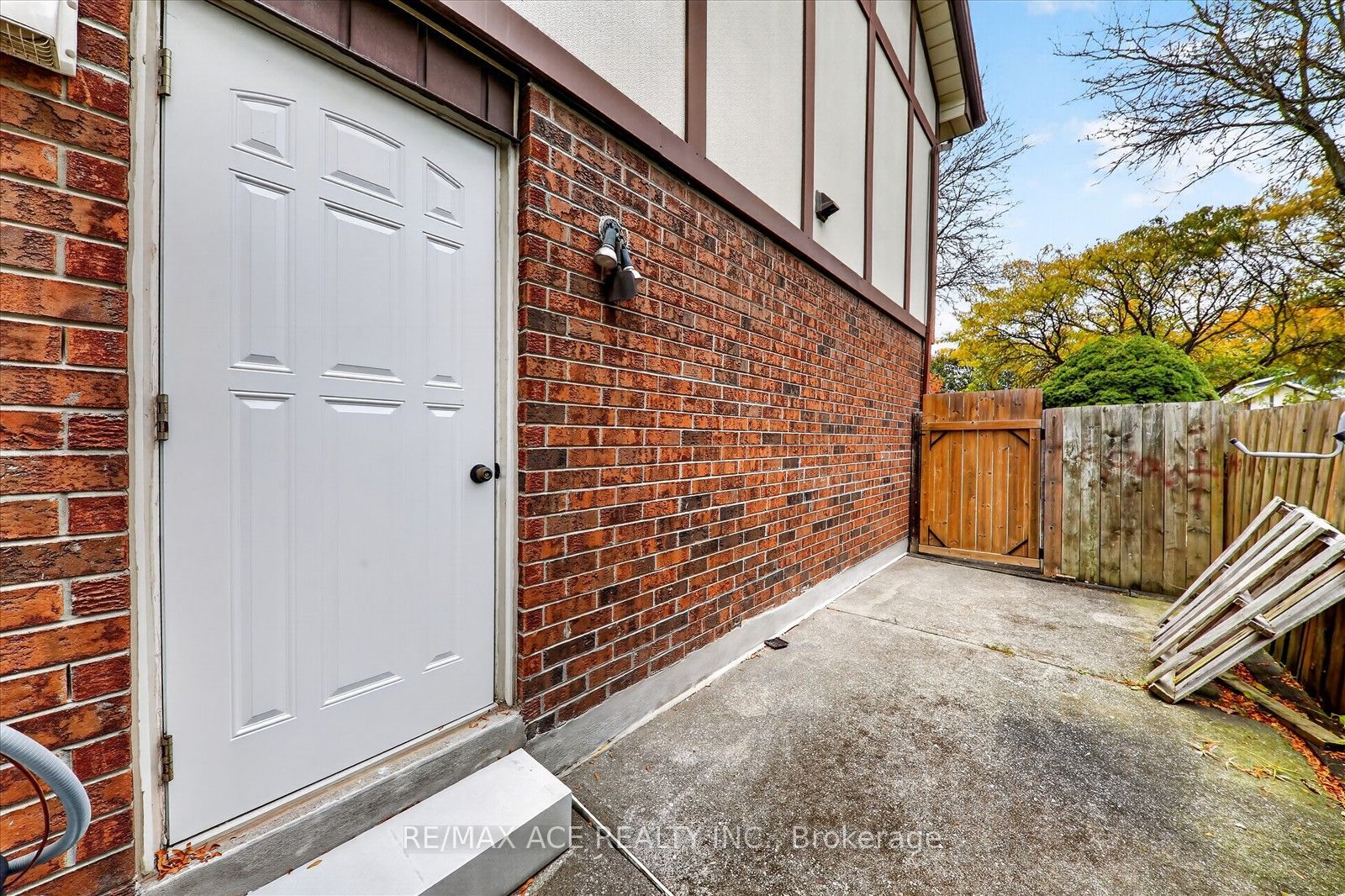 4 Renfield Crescent Property Photo 35