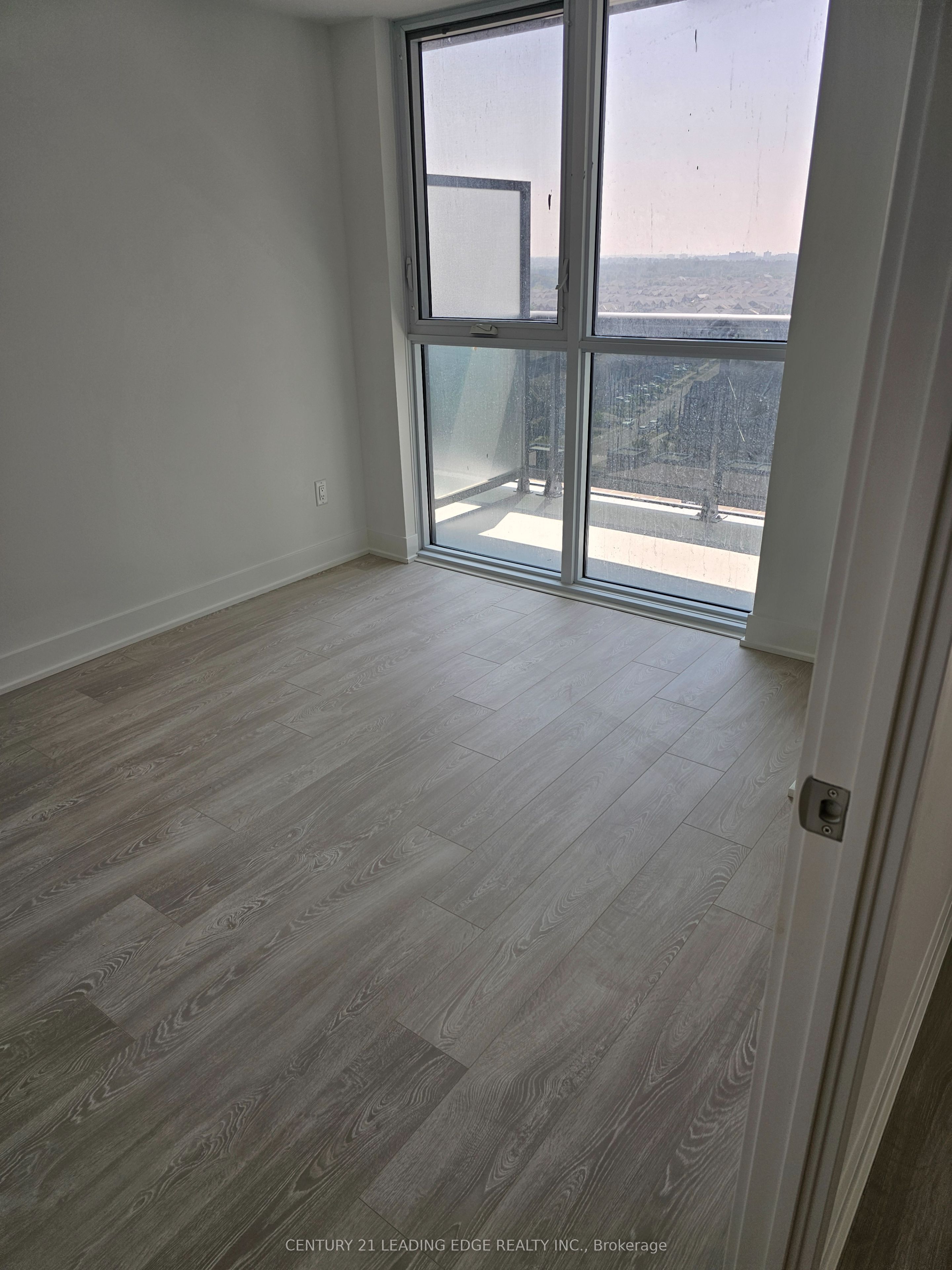 2545 Simcoe Street N 1125 Property Photo 5