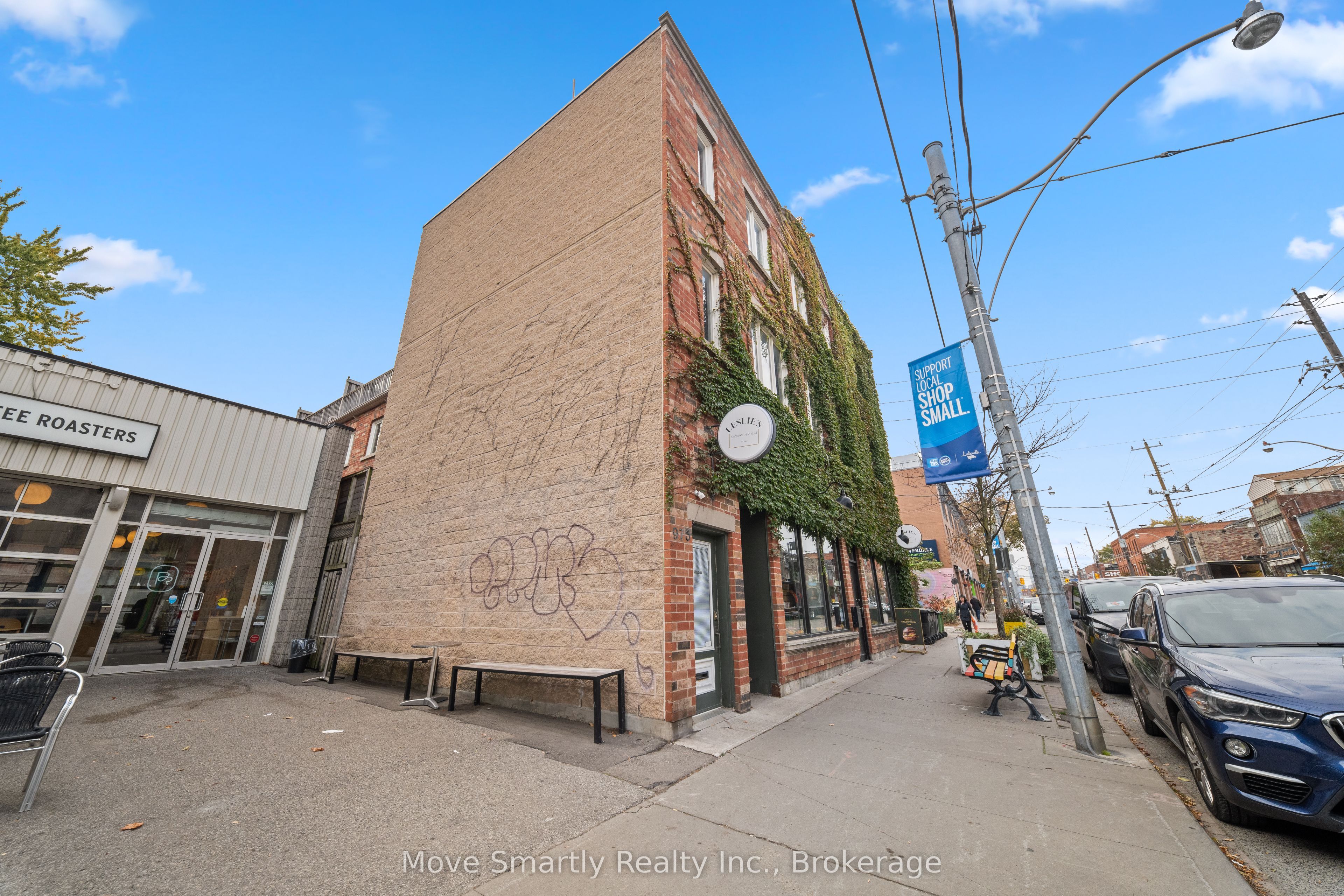969 Queen Street E Property Photo 3