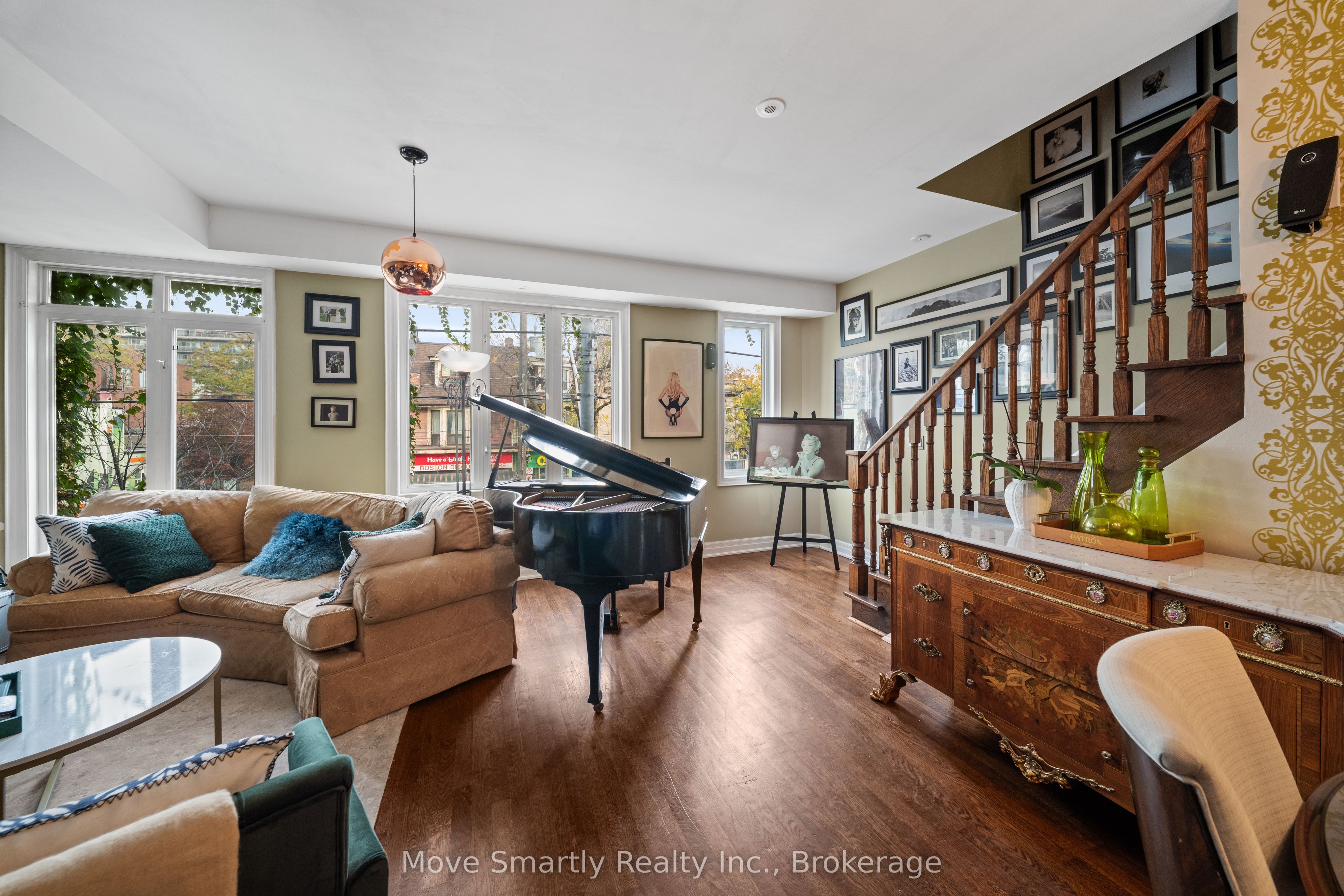 969 Queen Street E Property Photo 12
