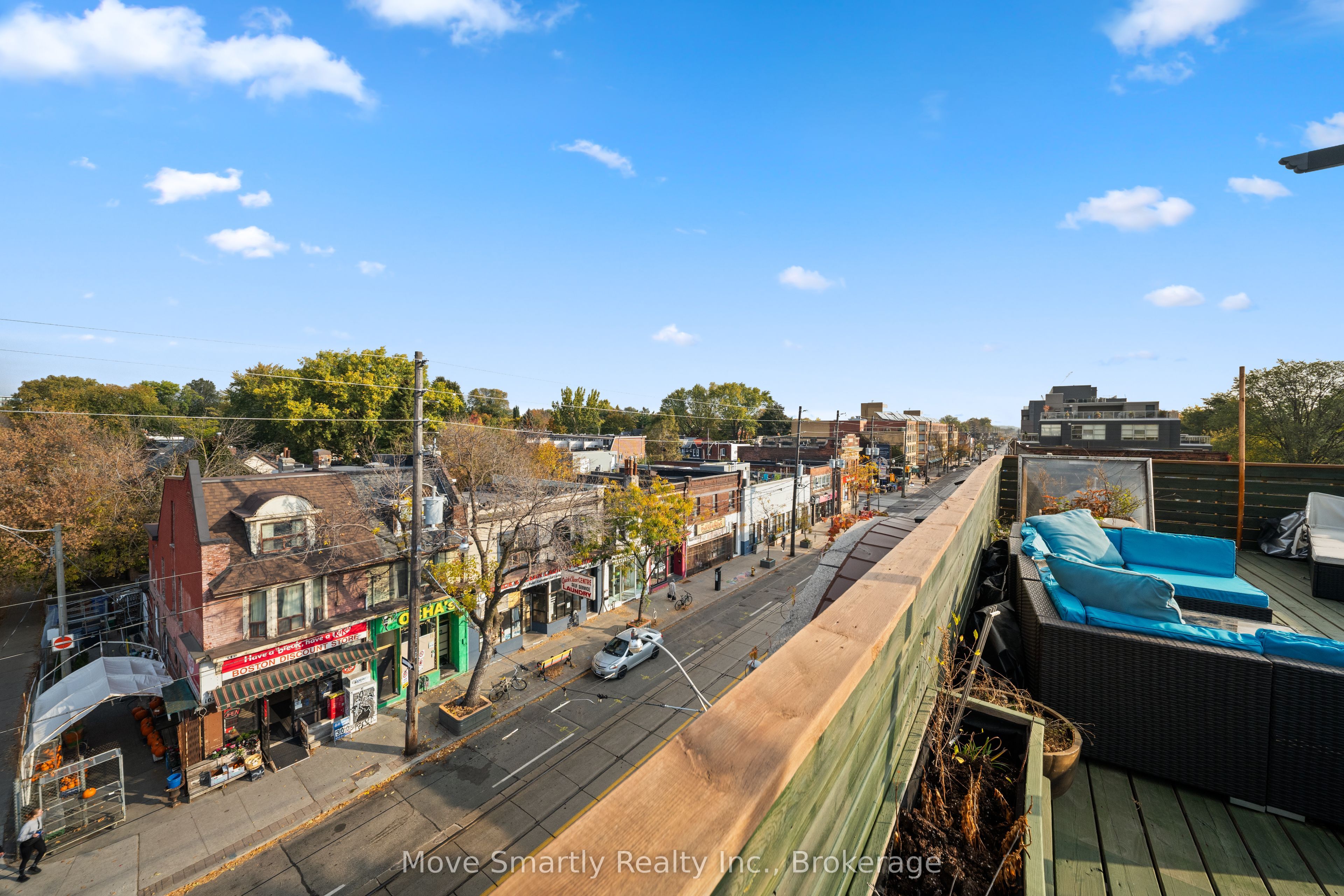 969 Queen Street E Property Photo 17