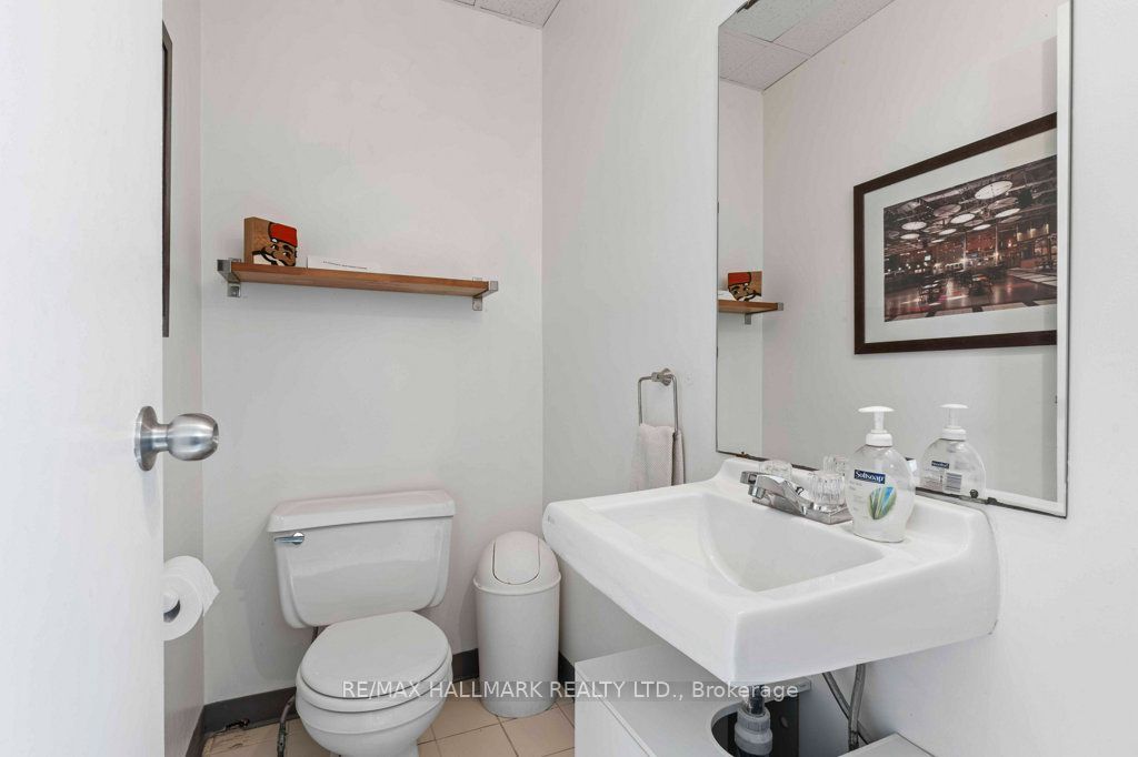 708 Gerrard Street E Property Photo 35