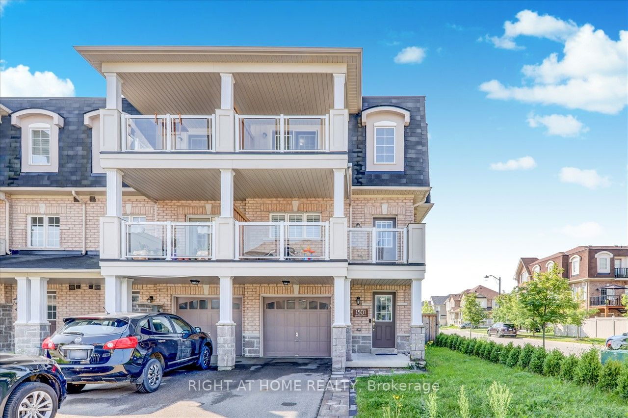 1501 Spinnaker Mews Property Photo