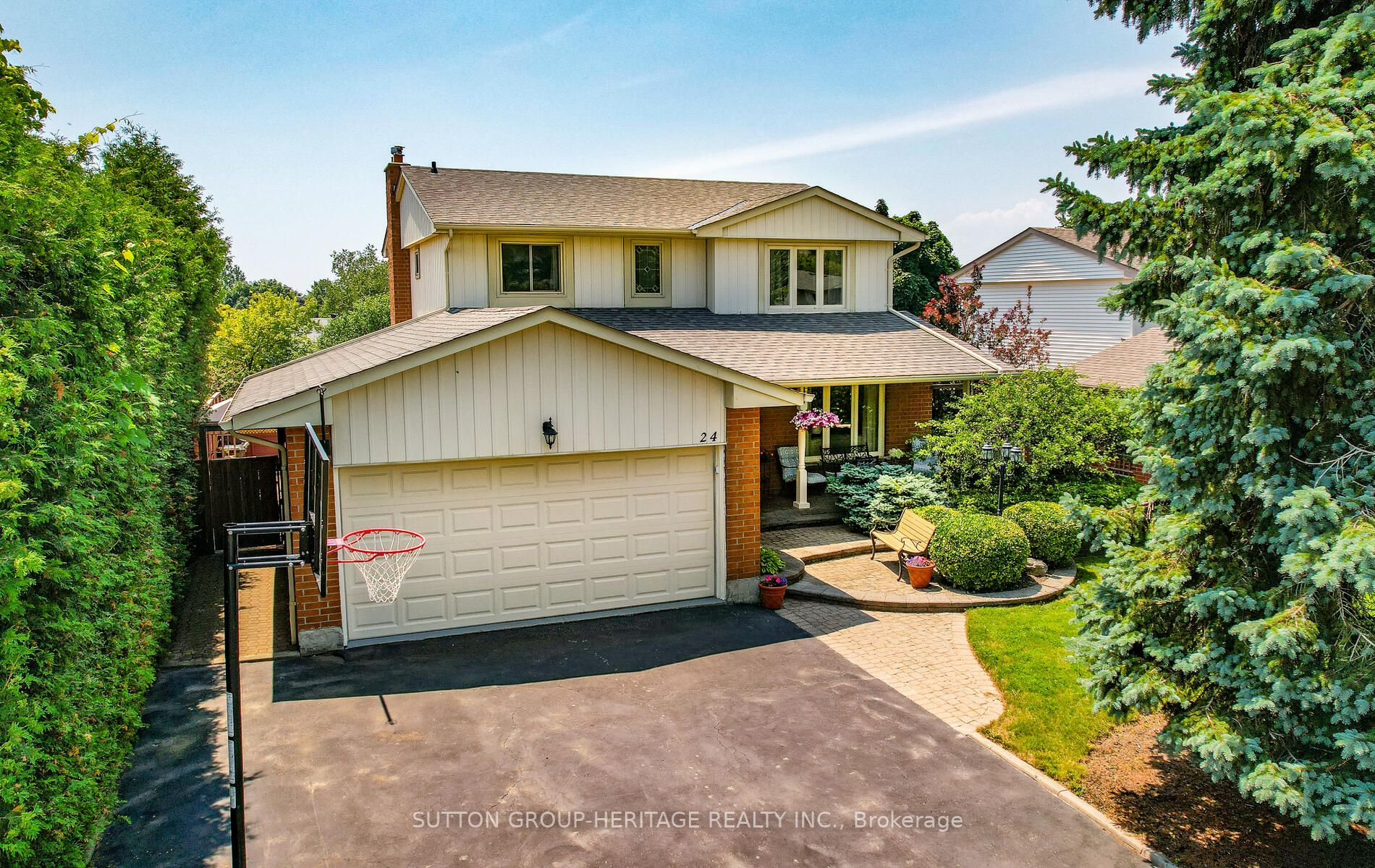 24 Anstead Cres Property Photo 1