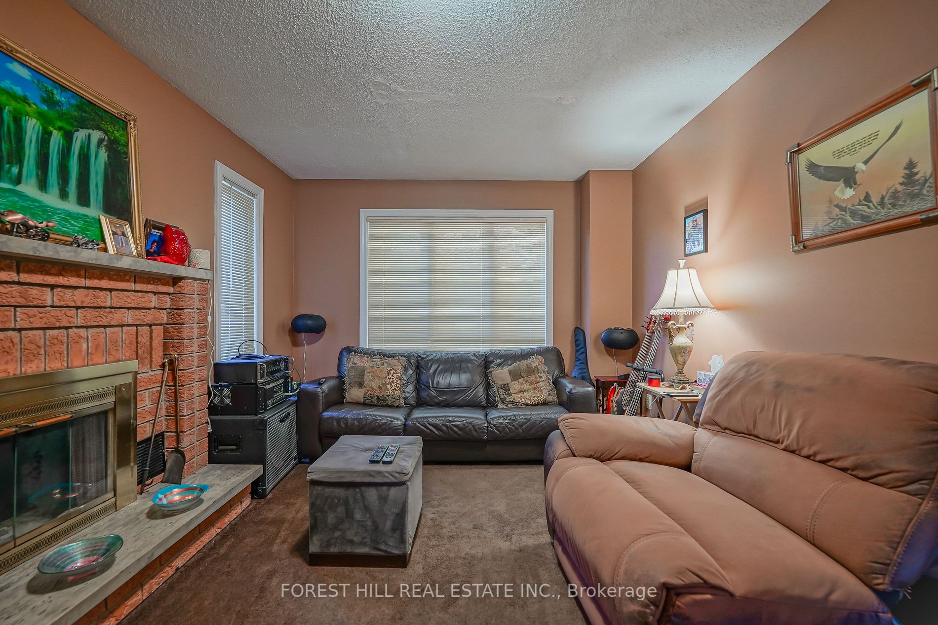 37 Corner Stone Cres Property Photo 6