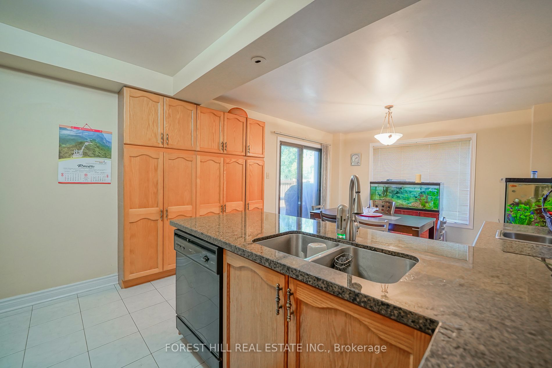 37 Corner Stone Cres Property Photo 8