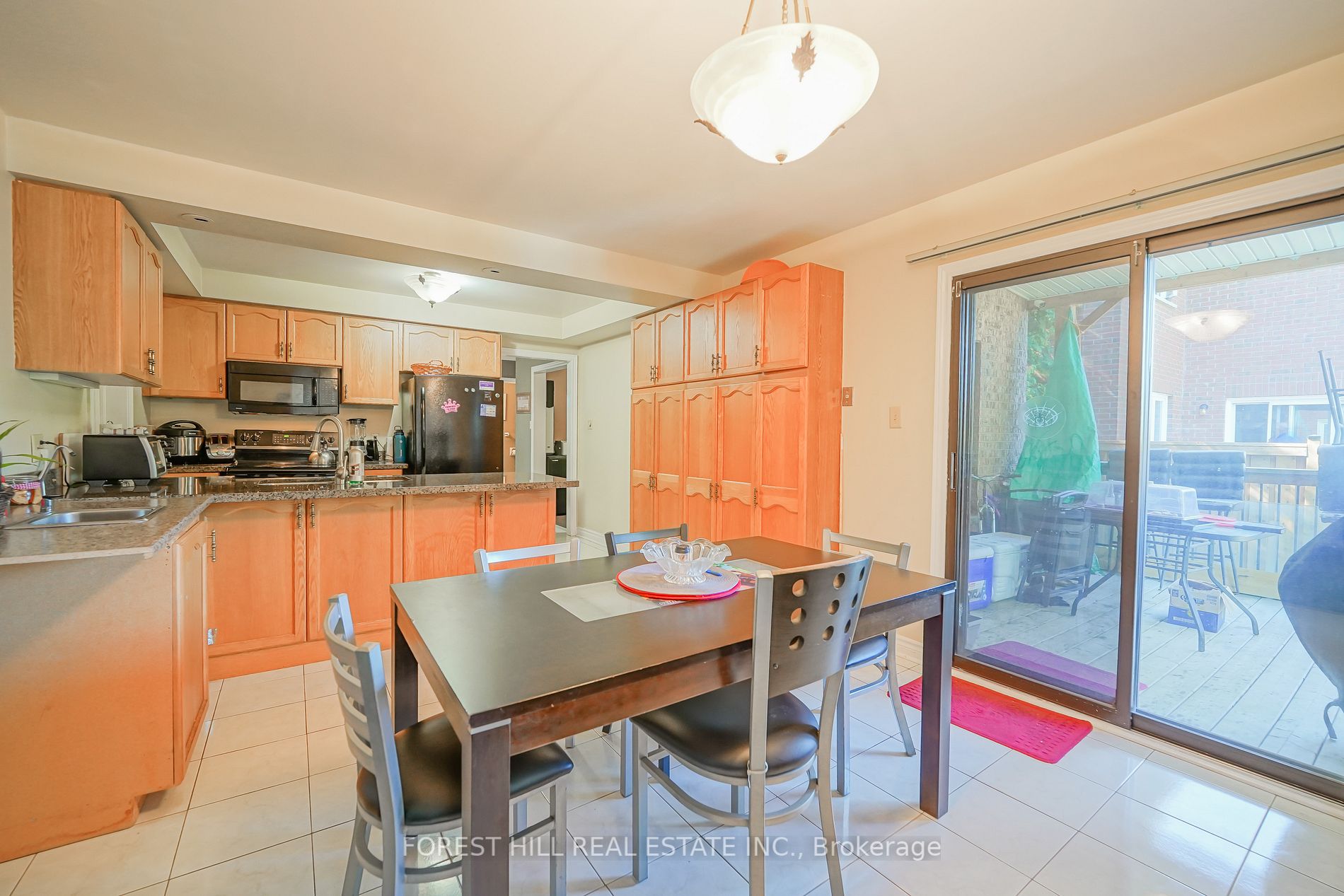 37 Corner Stone Cres Property Photo 10