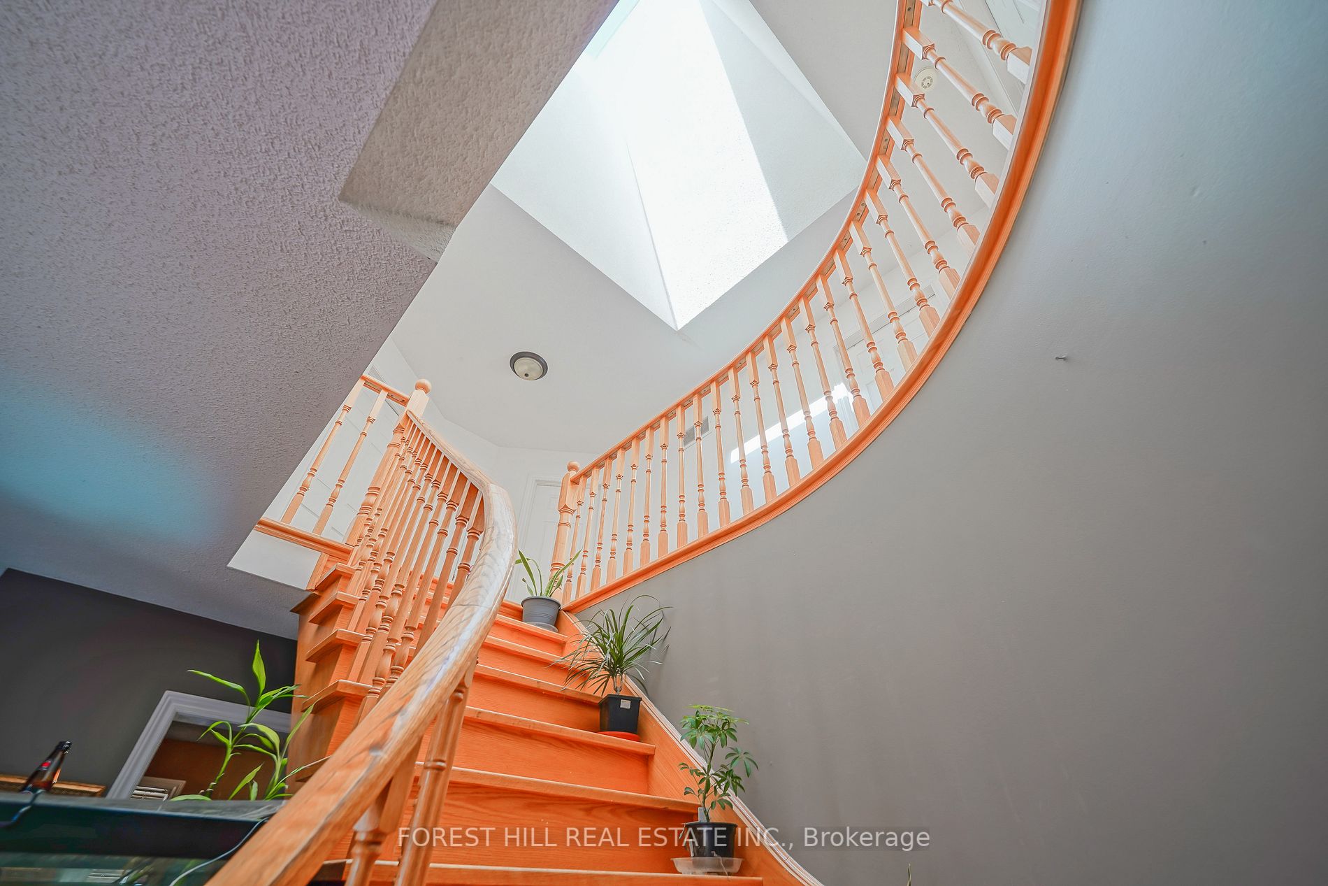 37 Corner Stone Cres Property Photo 13