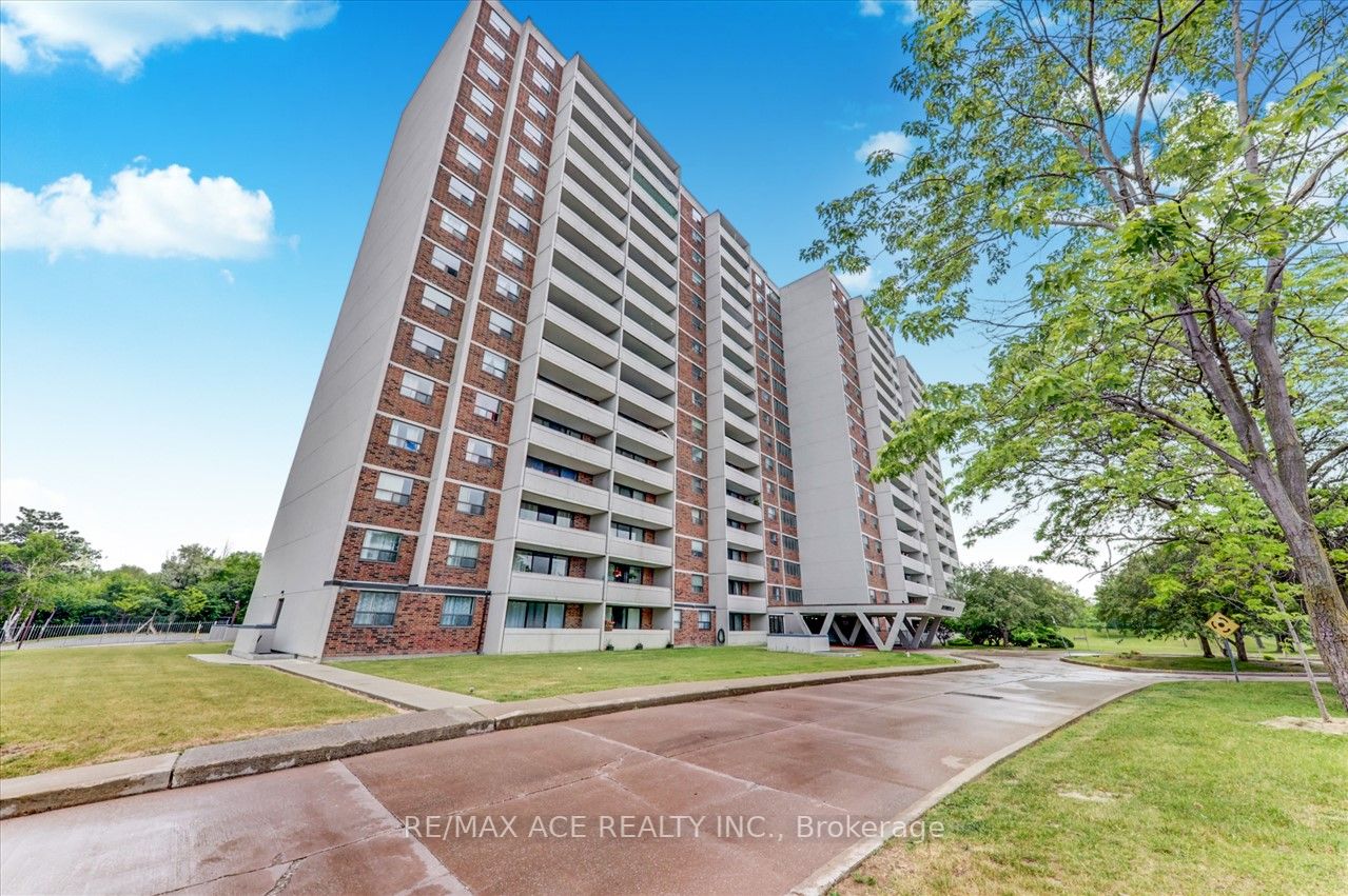 301 Prudential Dr Property Photo 1
