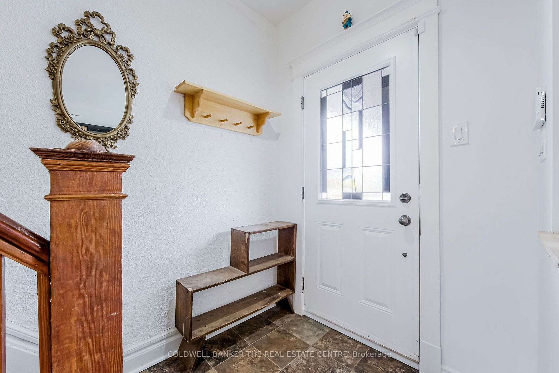 25 Eldon Ave N Property Photo 3