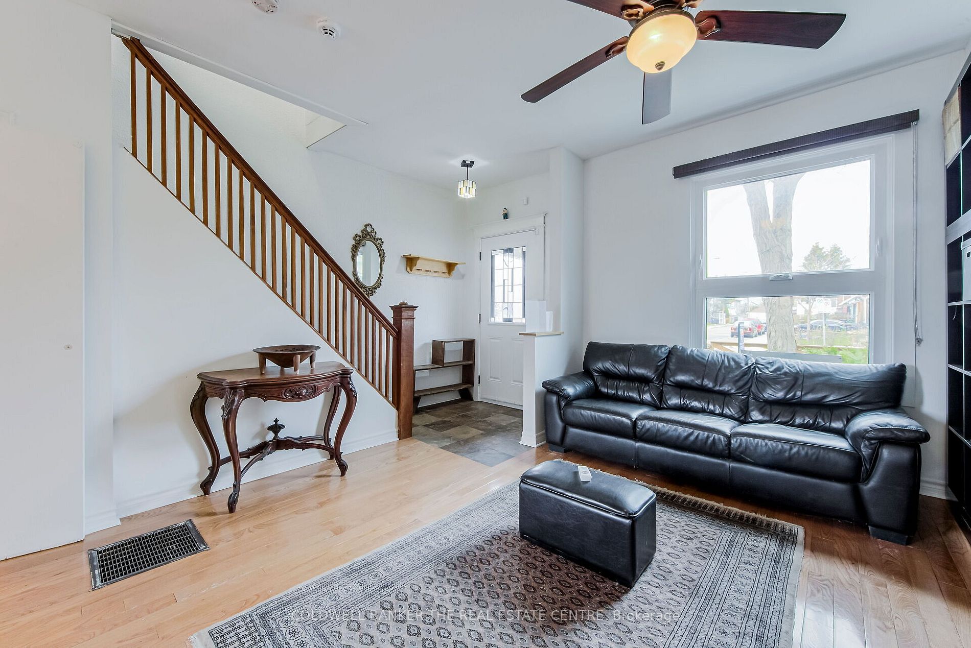 25 Eldon Ave N Property Photo 6