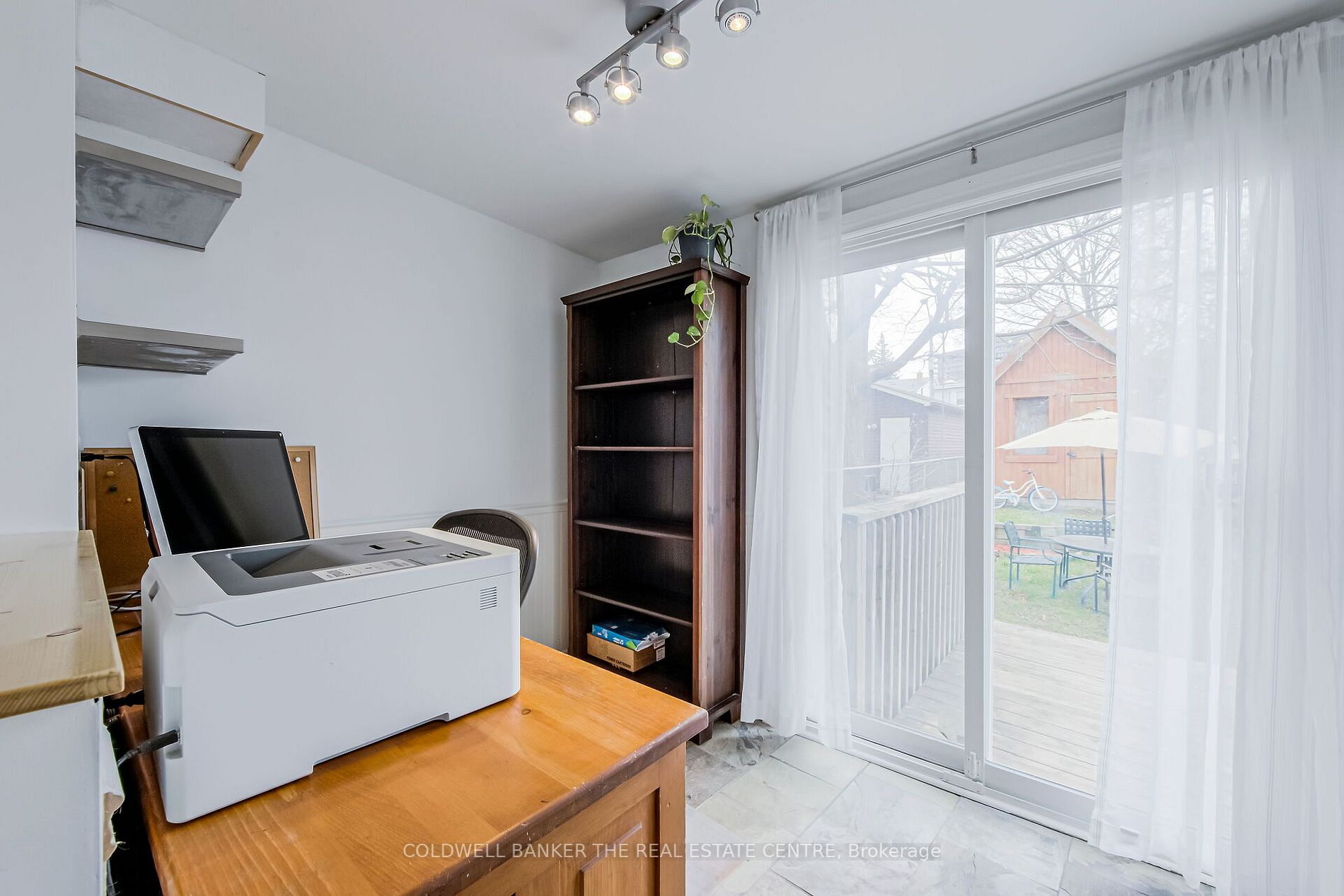 25 Eldon Ave N Property Photo 11