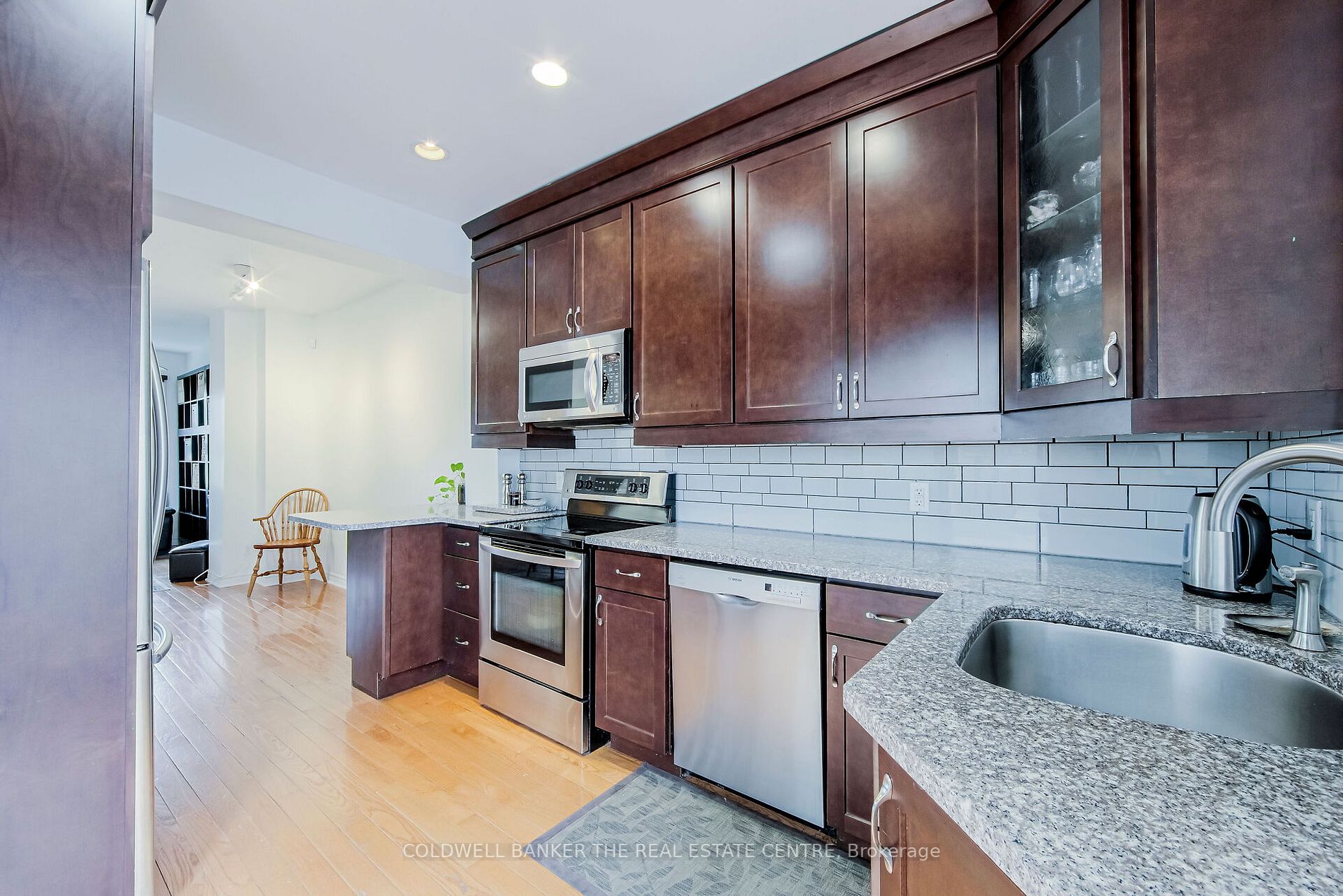 25 Eldon Ave N Property Photo 13