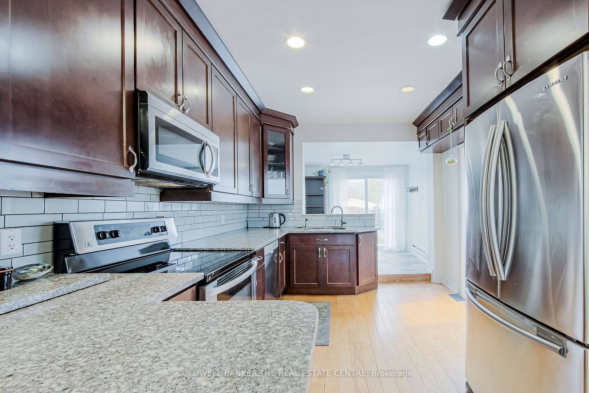 25 Eldon Ave N Property Photo 15