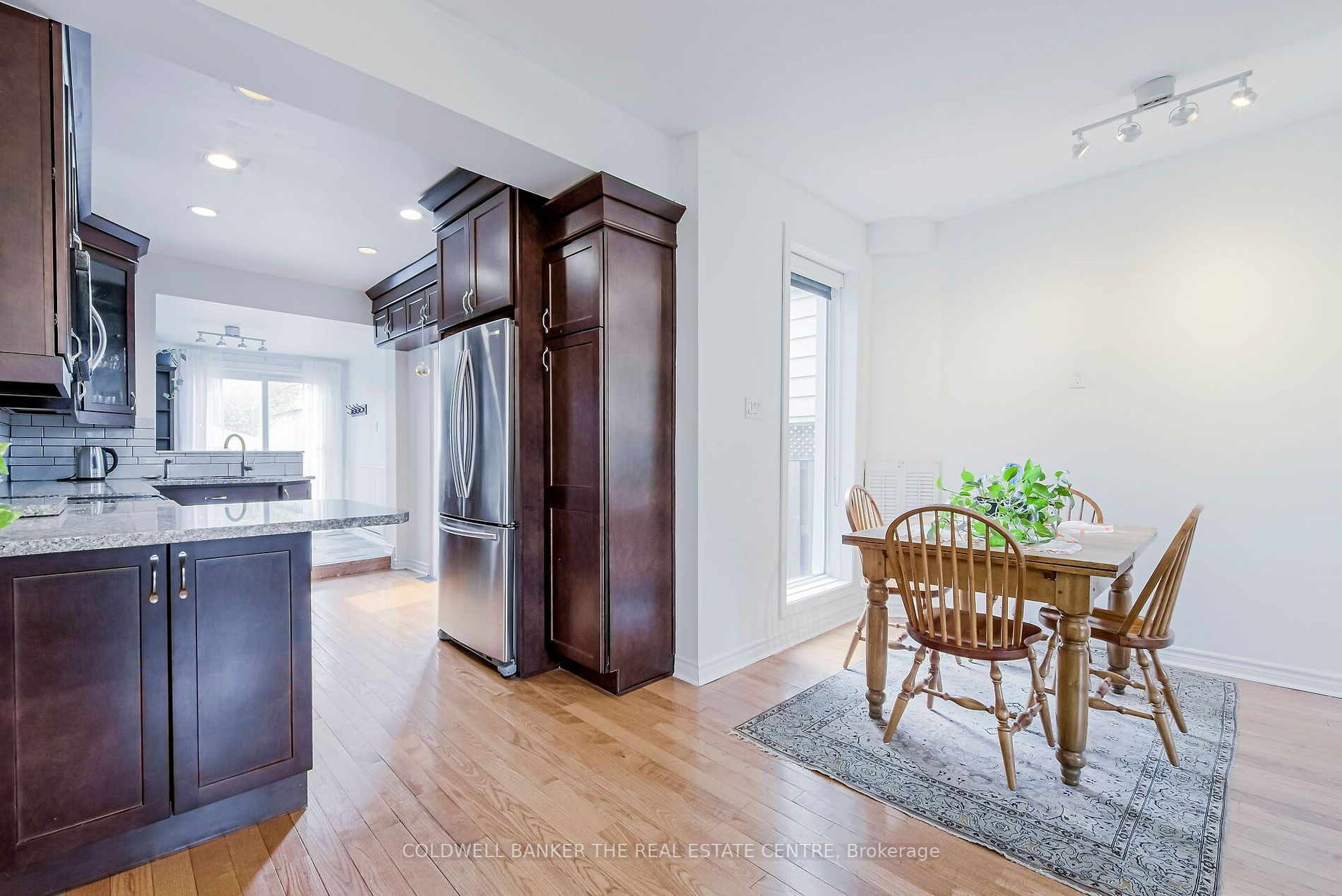 25 Eldon Ave N Property Photo 16