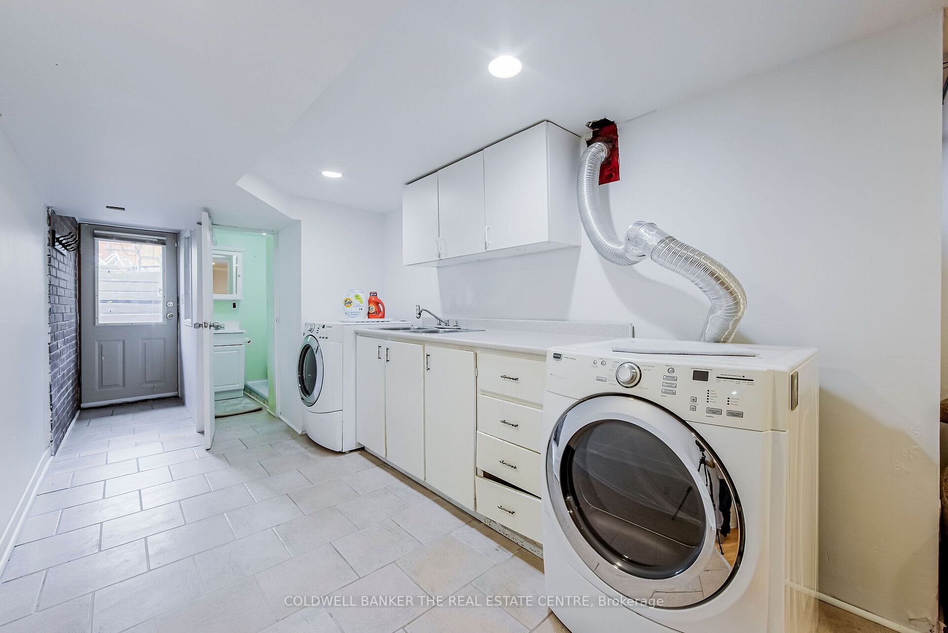 25 Eldon Ave N Property Photo 33