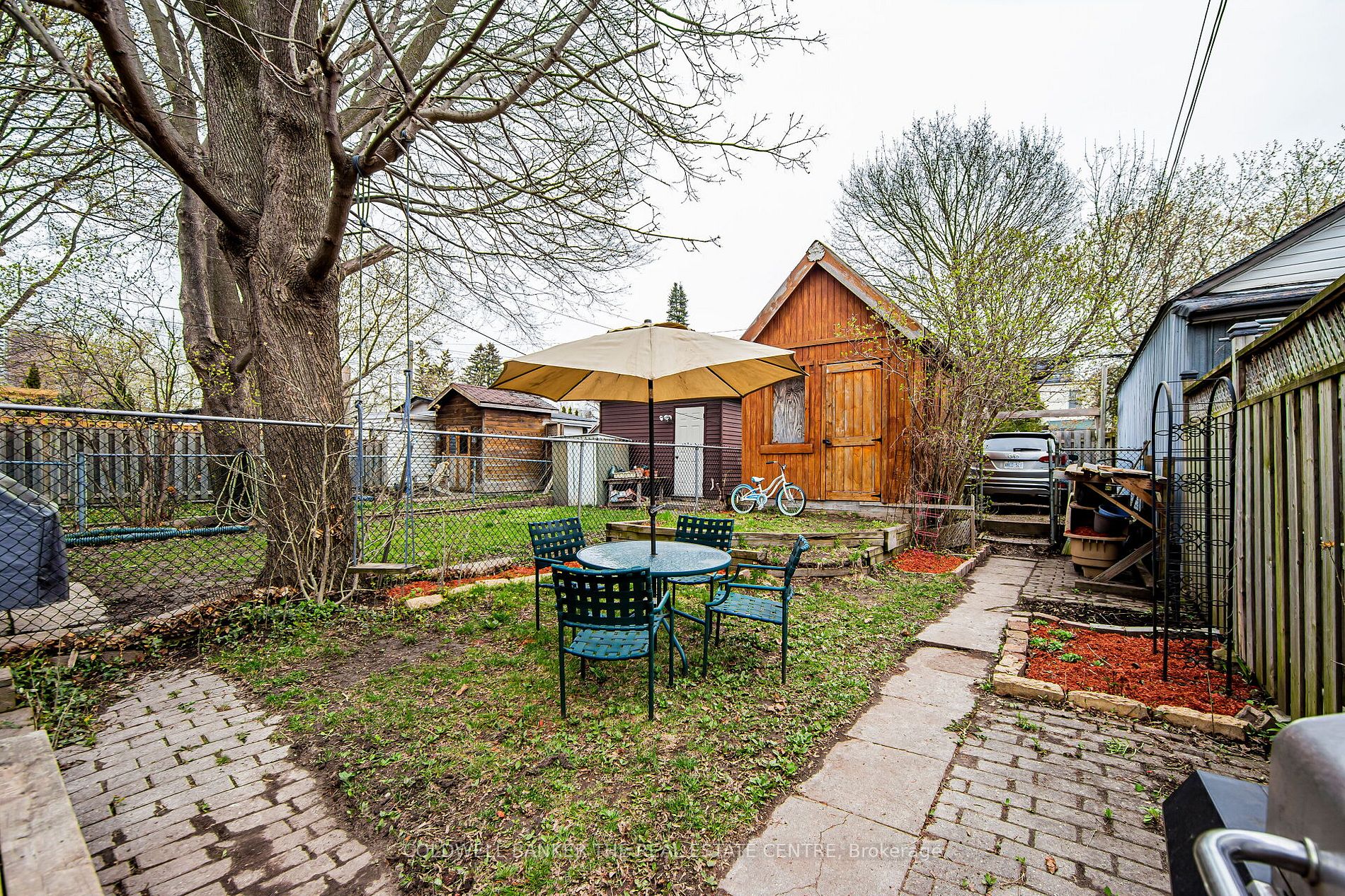 25 Eldon Ave N Property Photo 37