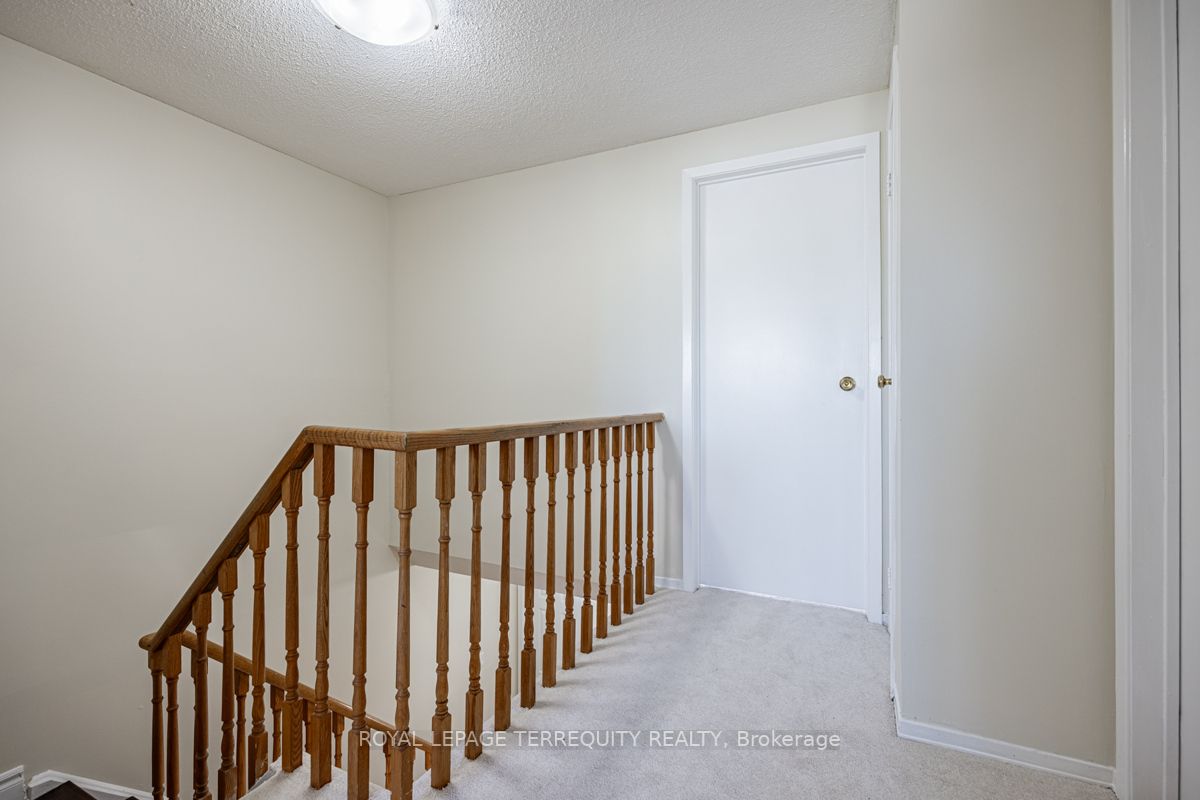 9 Kimbercroft Ct Property Photo 17