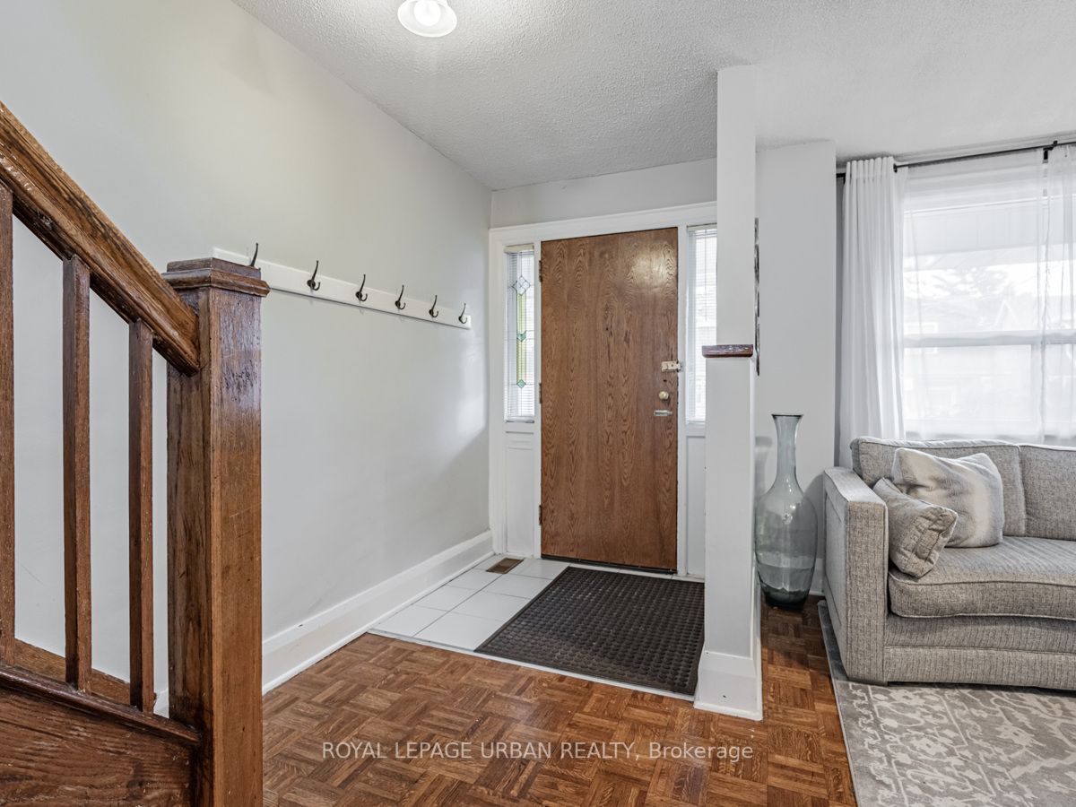 468 Milverton Blvd Property Photo 3