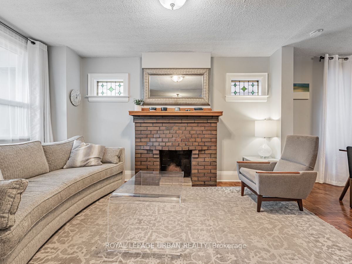 468 Milverton Blvd Property Photo 4