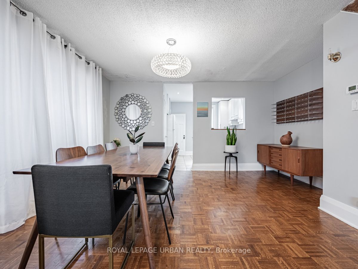 468 Milverton Blvd Property Photo 7