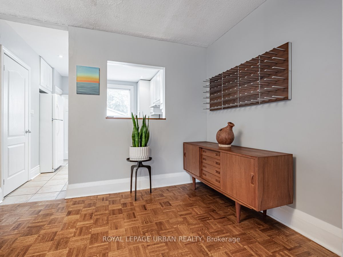 468 Milverton Blvd Property Photo 10