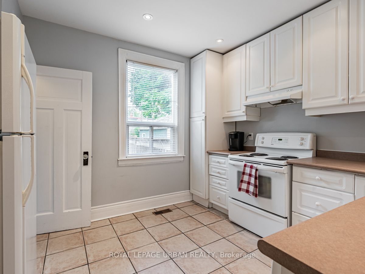 468 Milverton Blvd Property Photo 11