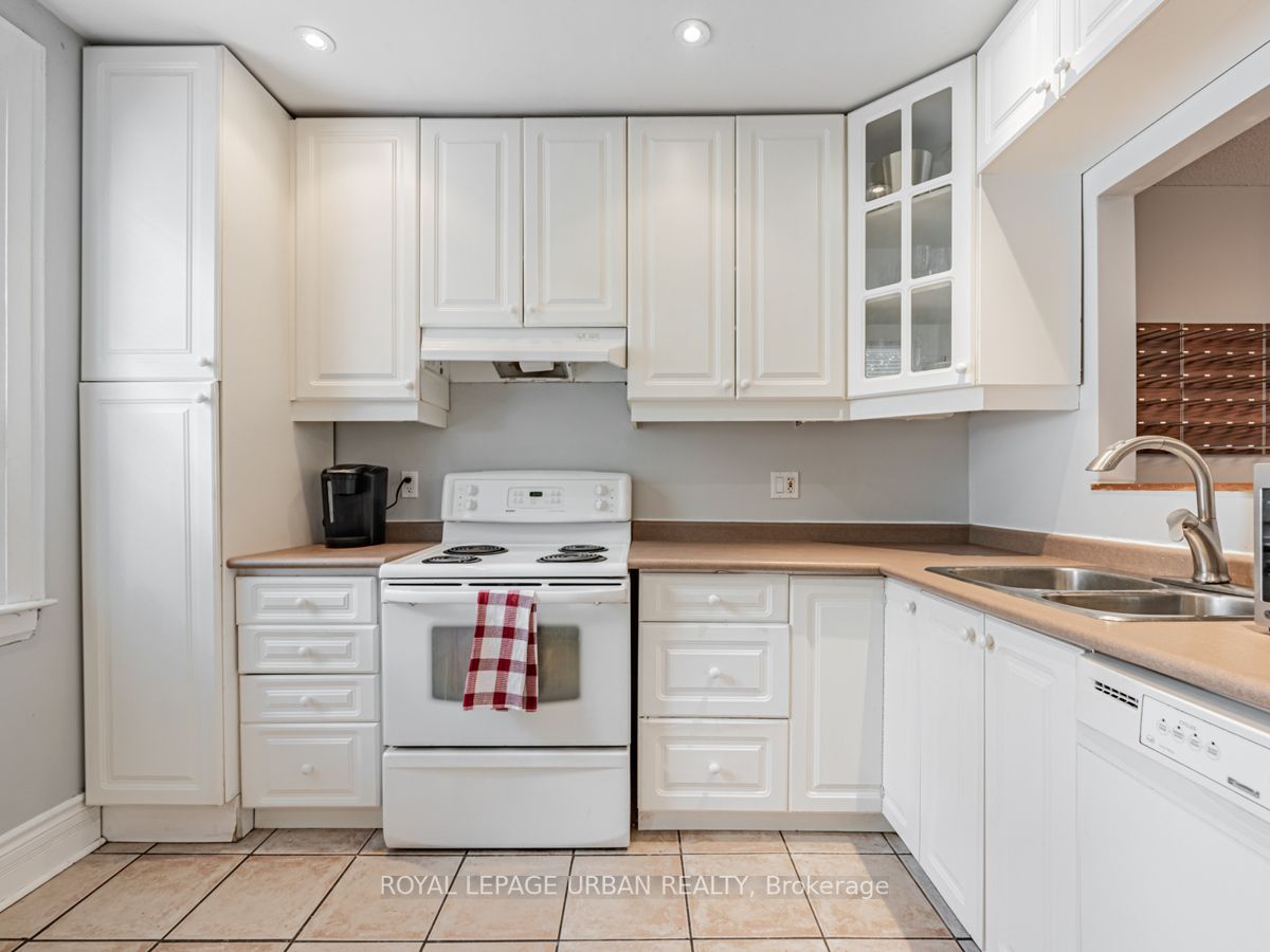 468 Milverton Blvd Property Photo 13