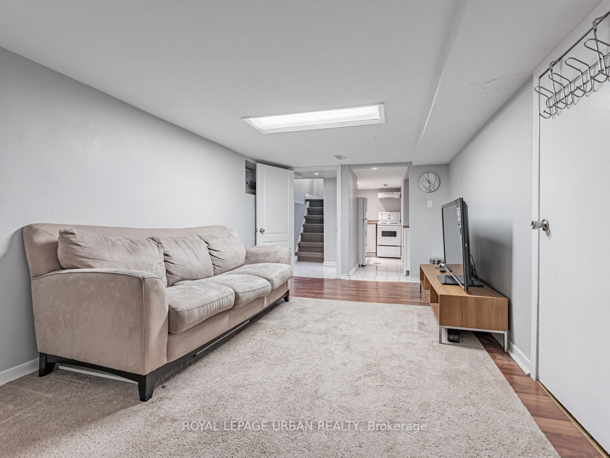 468 Milverton Blvd Property Photo 15