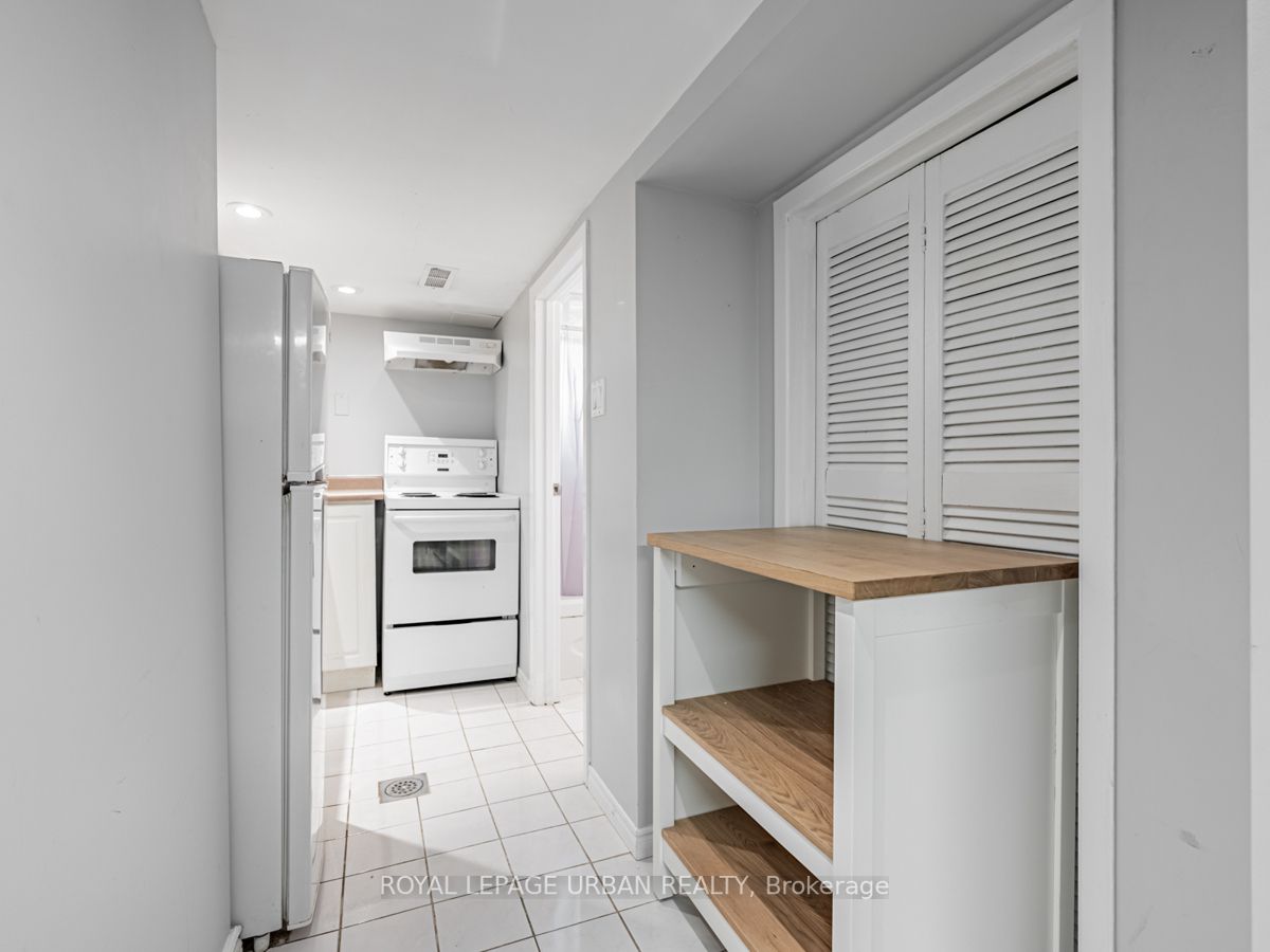 468 Milverton Blvd Property Photo 16