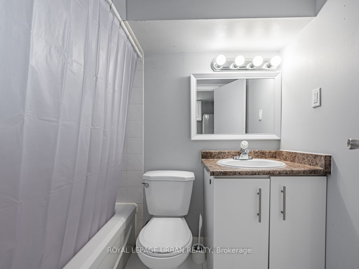 468 Milverton Blvd Property Photo 18