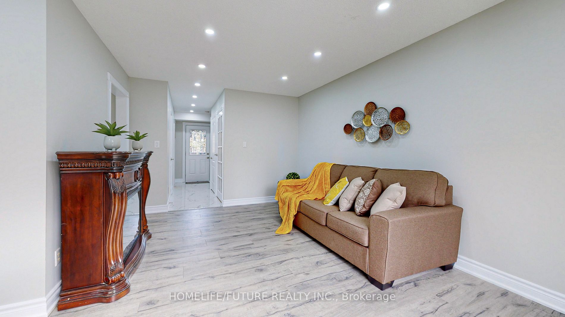 1 Harts Field Dr Property Photo 8