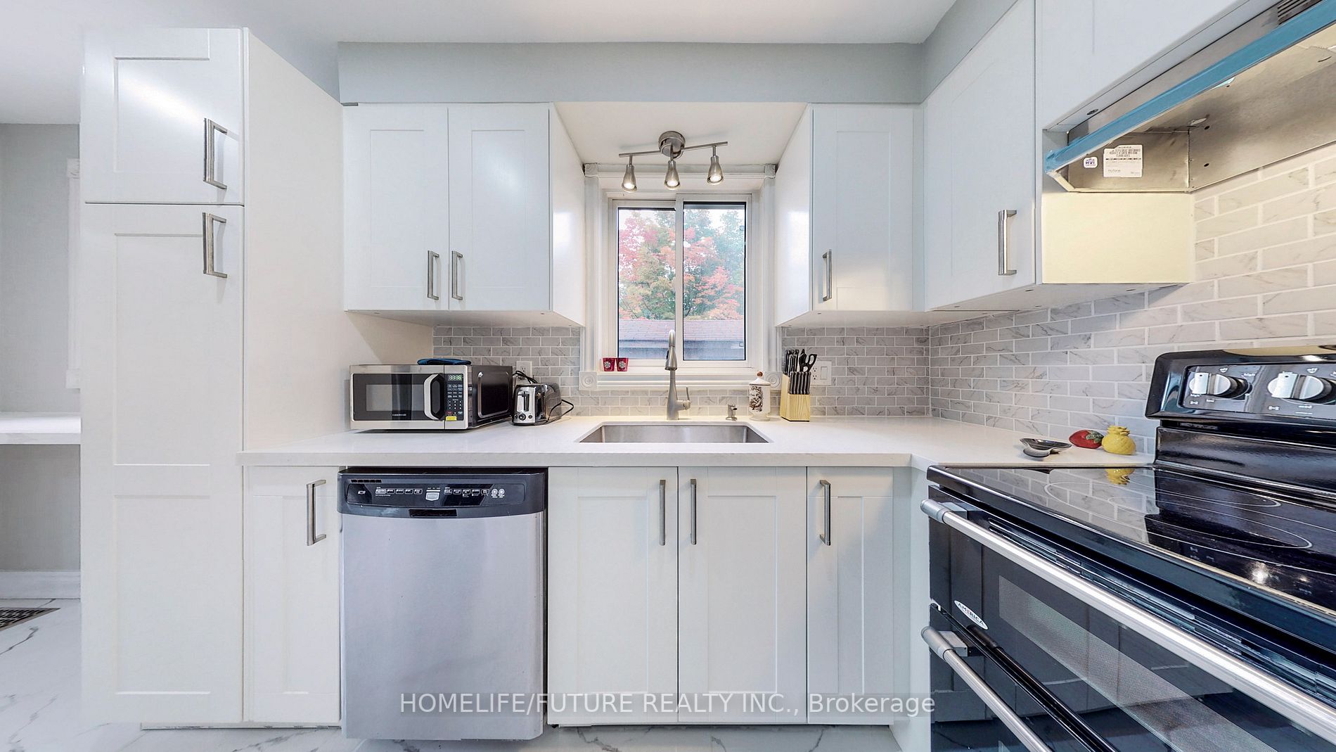 1 Harts Field Dr Property Photo 16