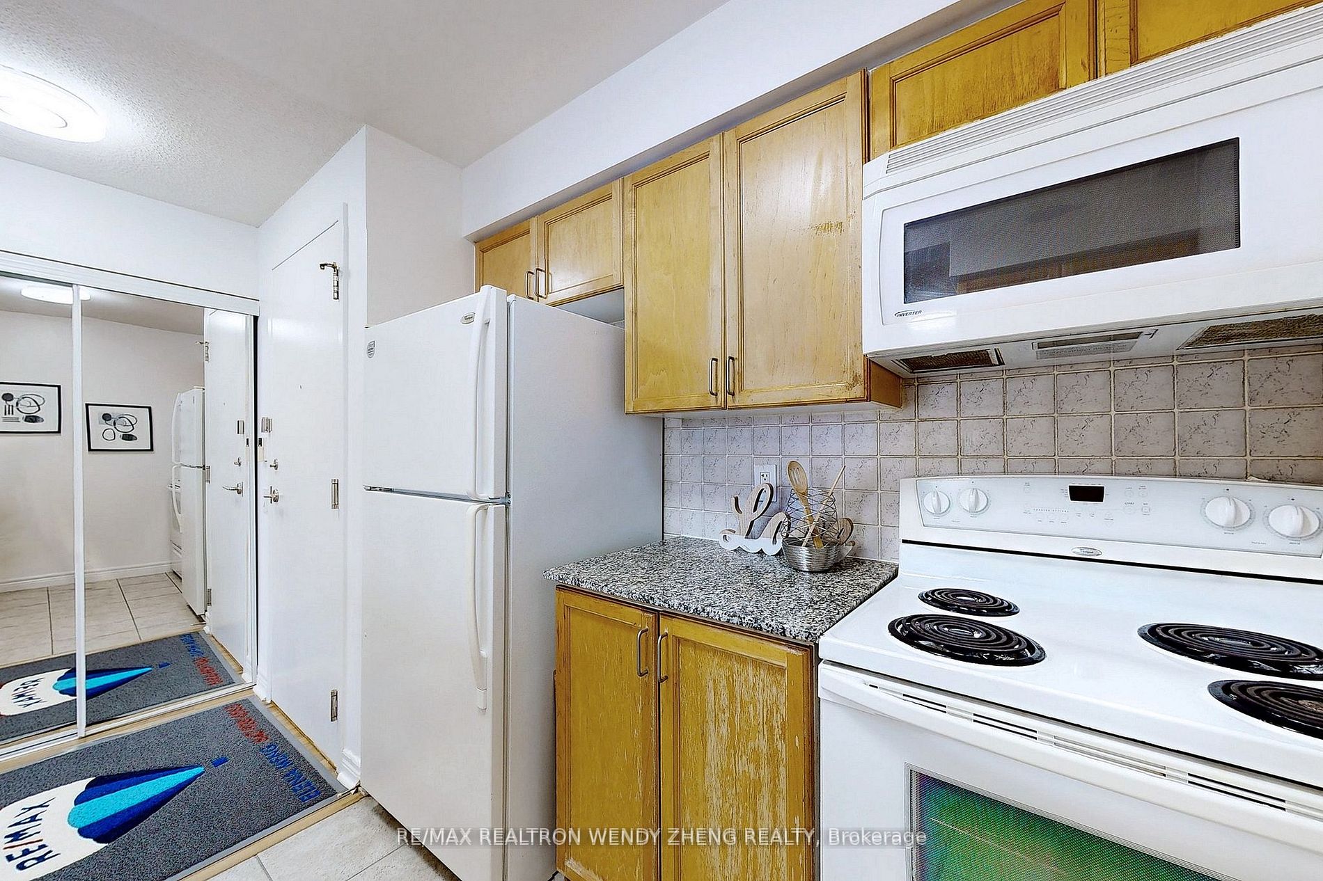 83 Borough Dr Property Photo 6