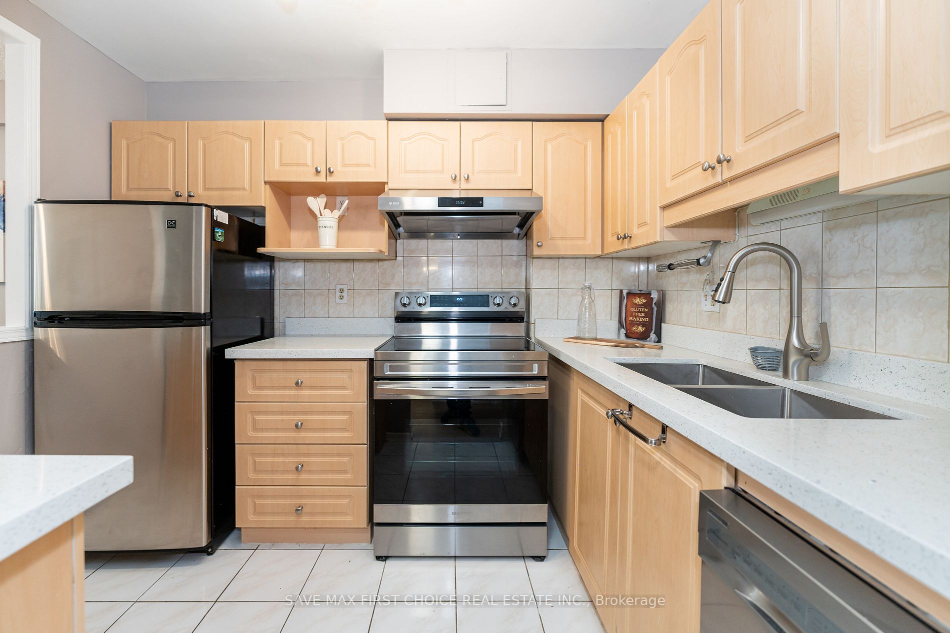 2500 Bridletowne Cir Property Photo 7