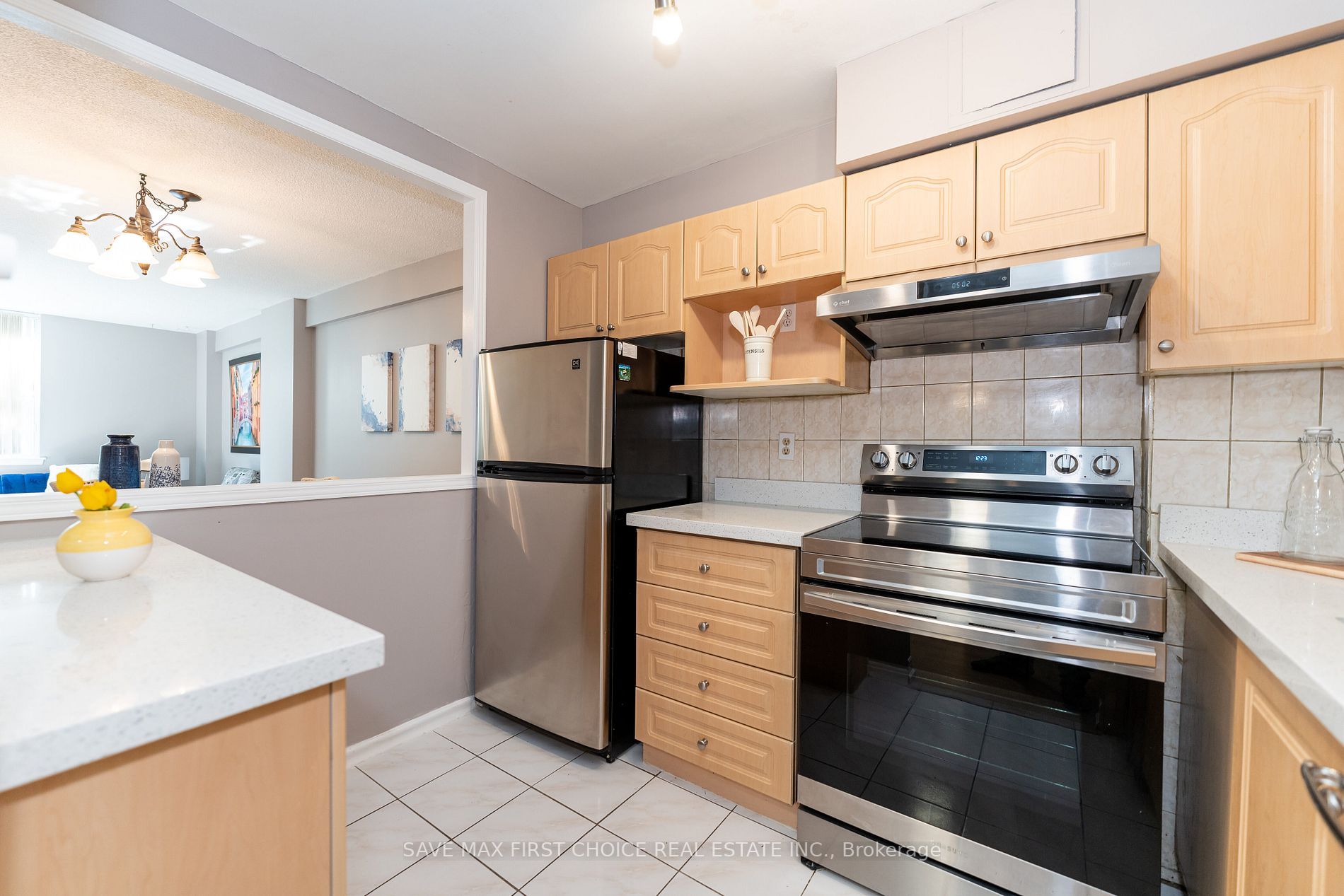 2500 Bridletowne Cir Property Photo 8