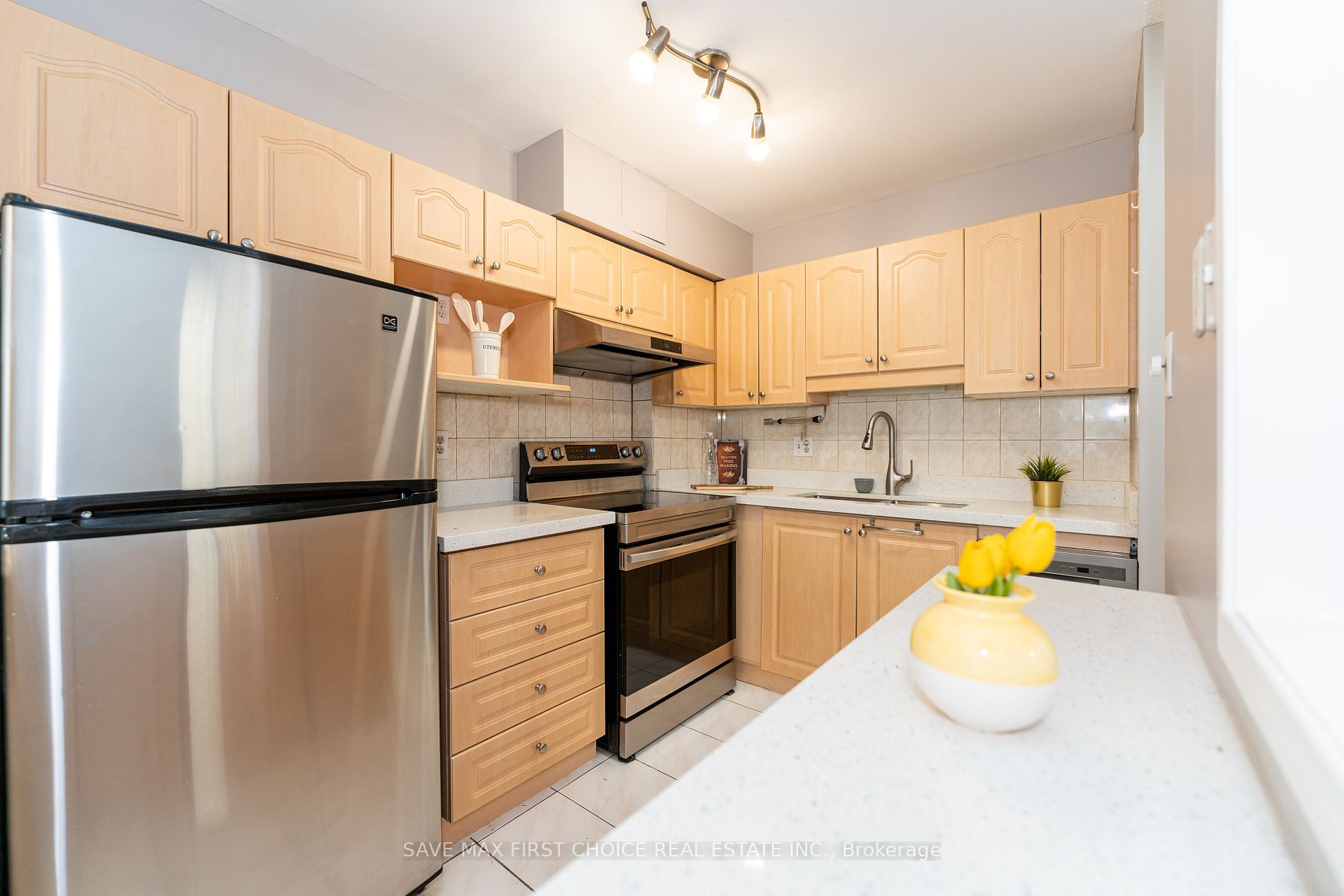 2500 Bridletowne Cir Property Photo 9