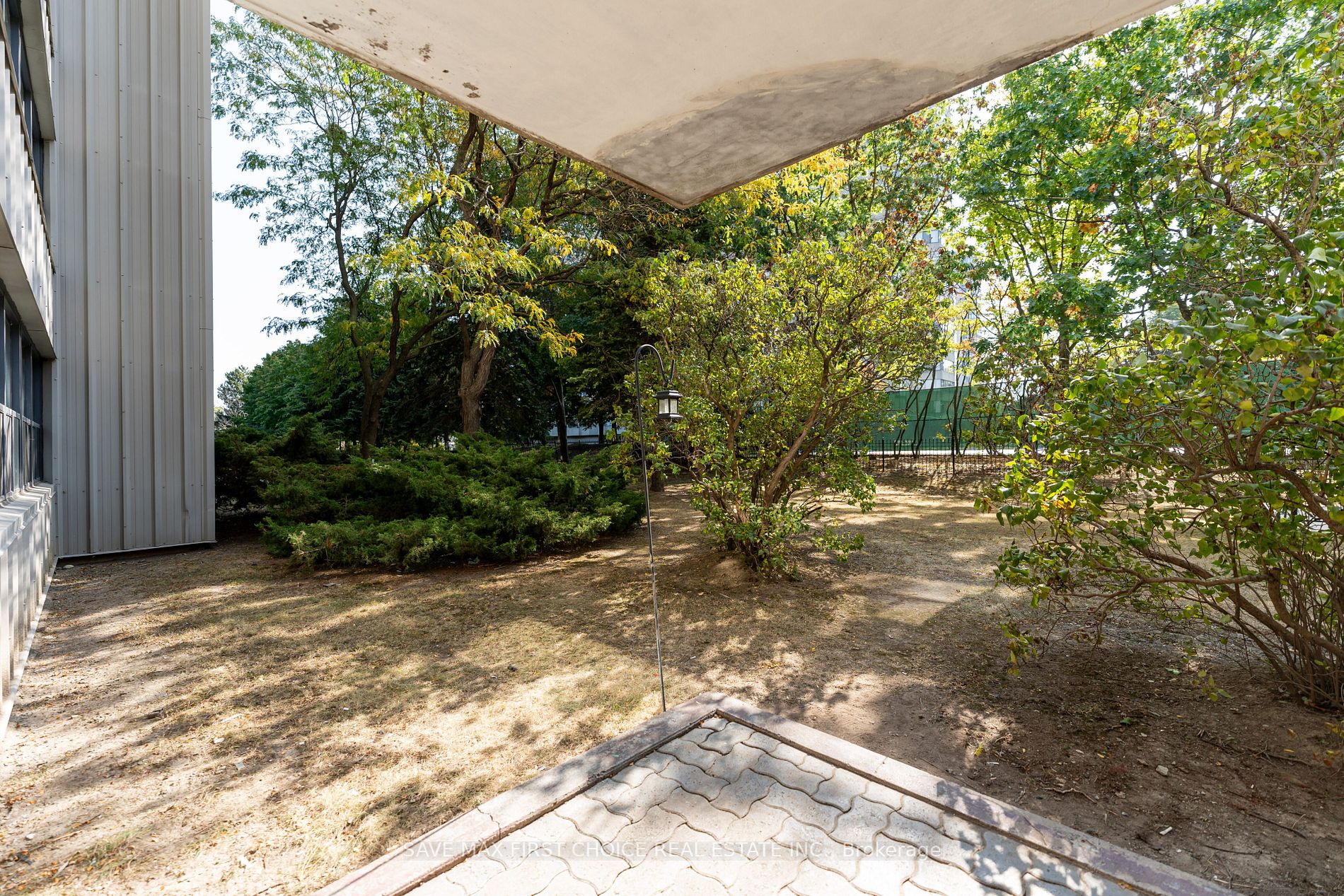 2500 Bridletowne Cir Property Photo 36